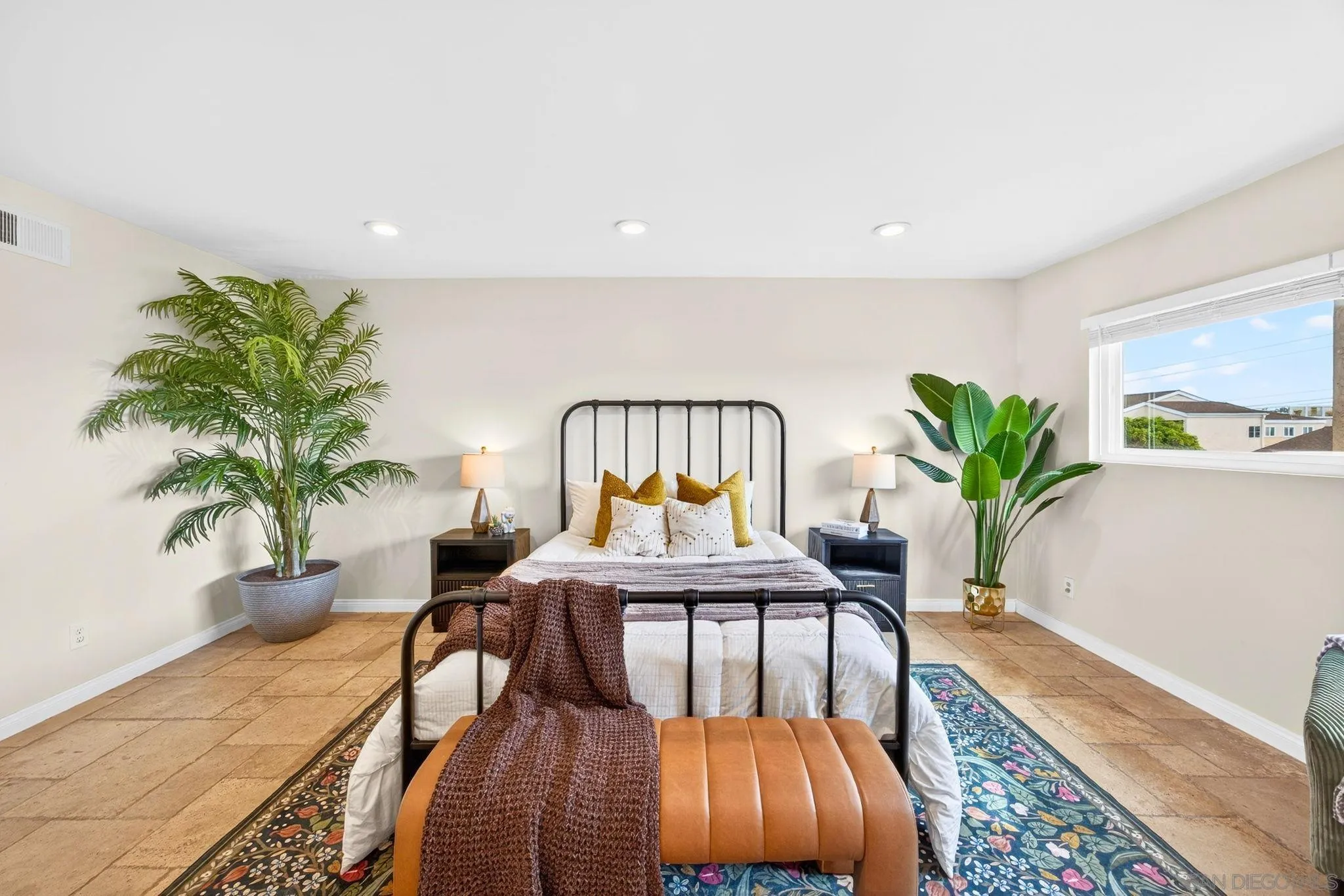 https://cdn.realtyfeed.com/cdn/127/260002235/37d17bb8f6f16e3918130be43c501f2b.webp