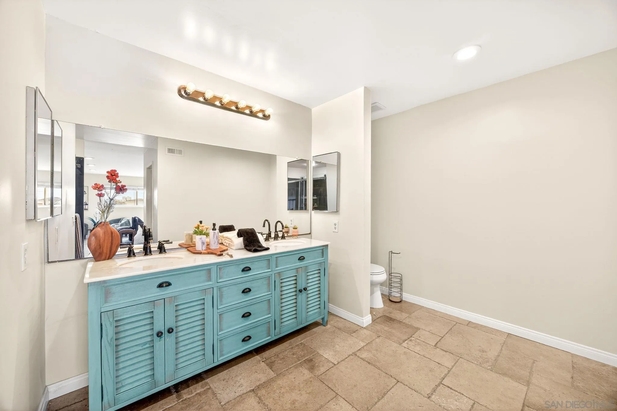 Photo #38: 260002235 Listing: Photo #38