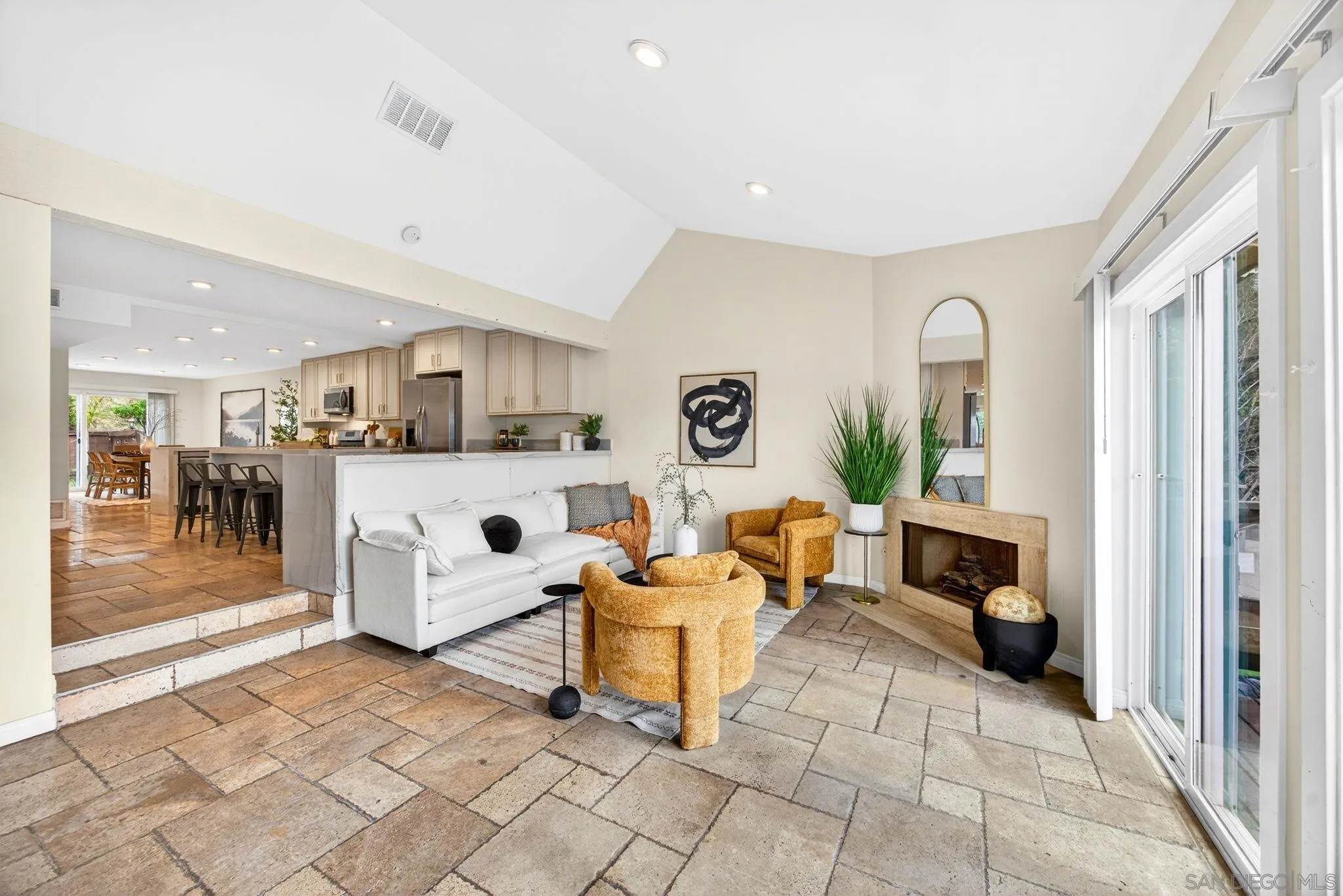 Photo #1: 260002235 Listing: Photo #1