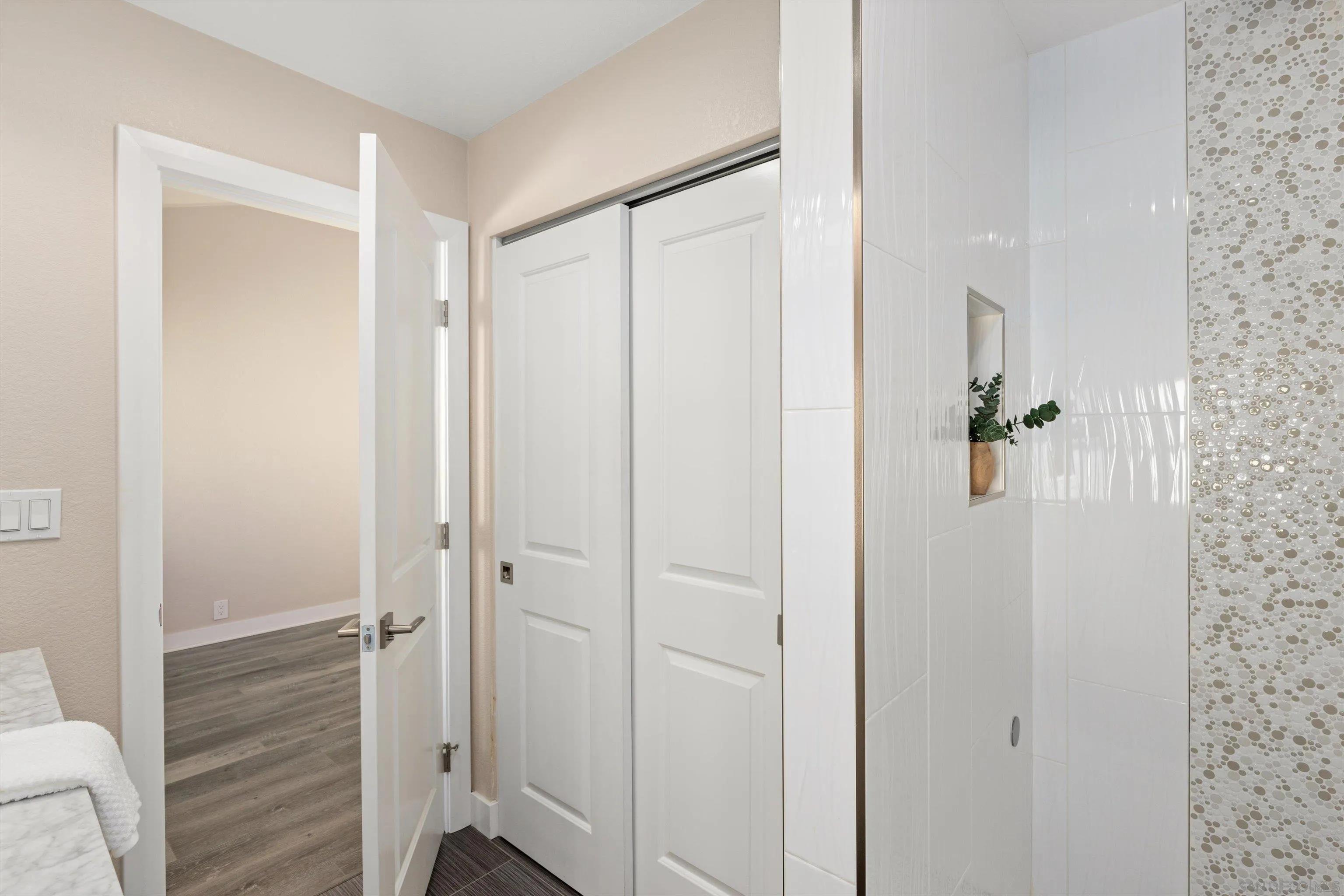 Photo #23: 260002240 Listing: Photo #23