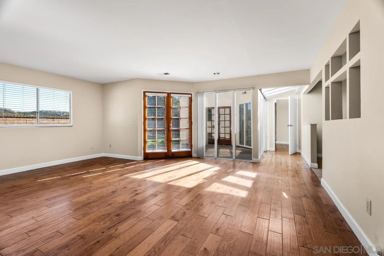 https://cdn.realtyfeed.com/cdn/127/260002241/108a59799684f1a09dee1fe07220621a.webp