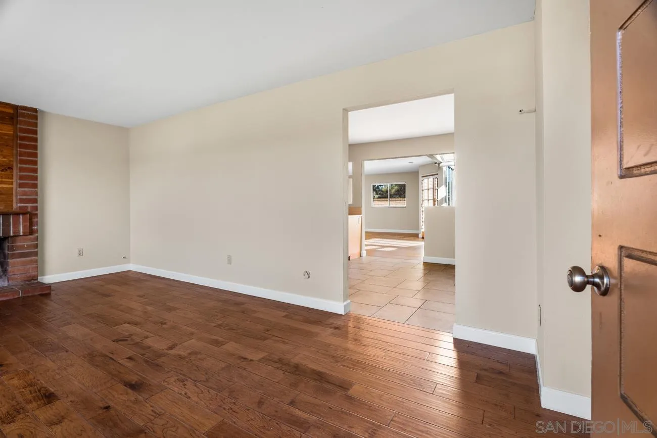 https://cdn.realtyfeed.com/cdn/127/260002241/ab1ac62d3f7b189ee705df45d96c72b5.webp