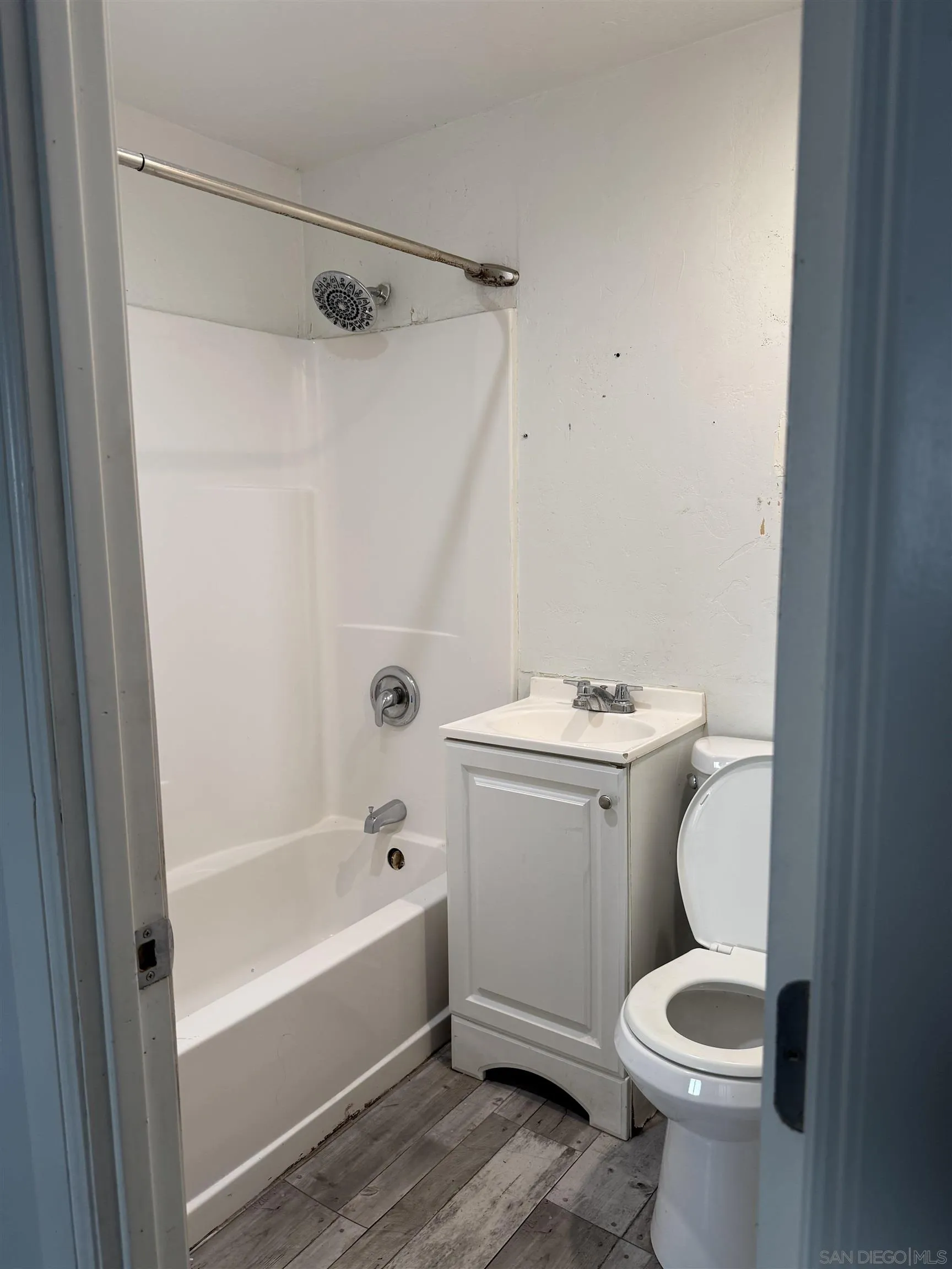https://cdn.realtyfeed.com/cdn/127/260002243/68cb4ce93944b50743979d94ce0faa00.webp