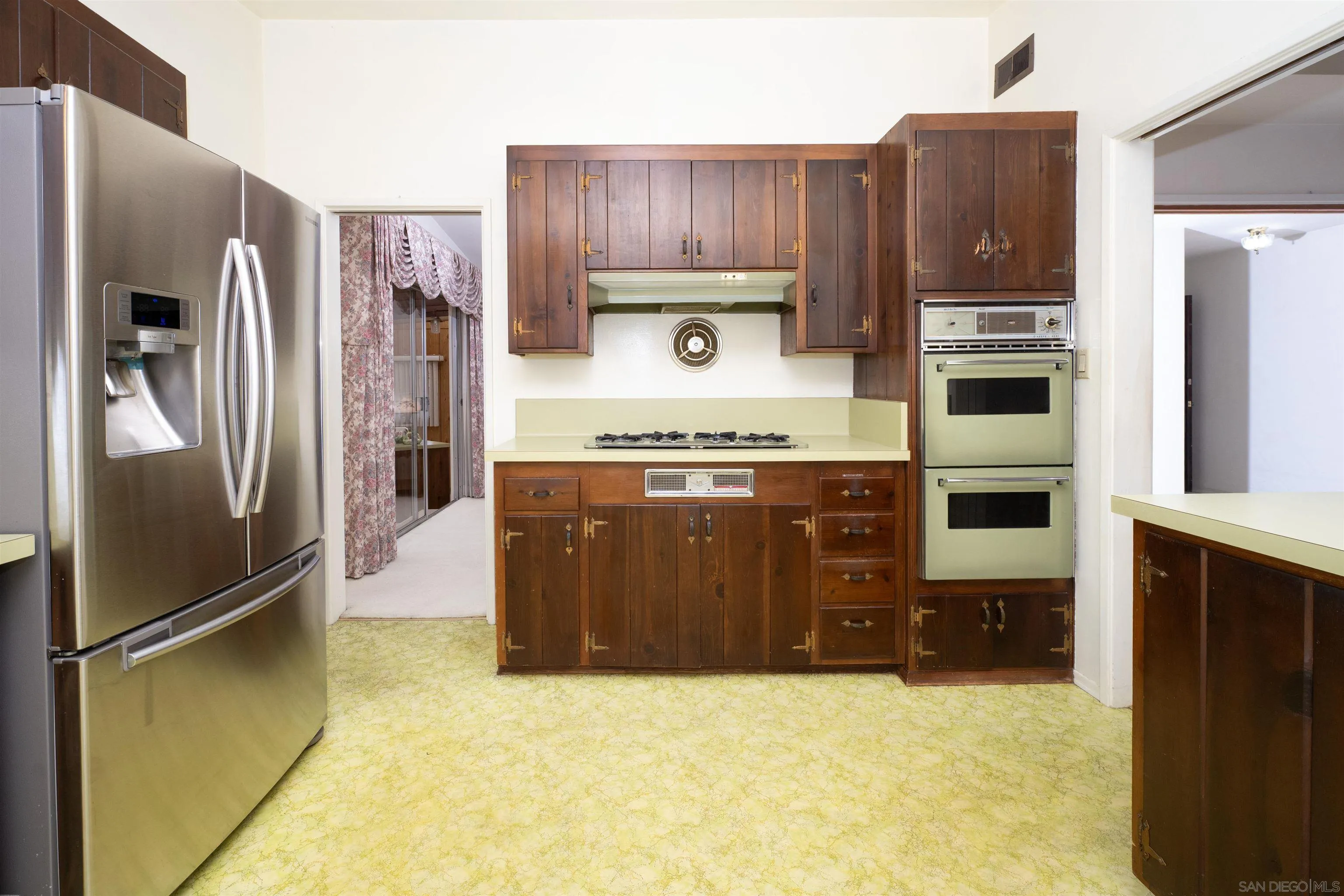 https://cdn.realtyfeed.com/cdn/127/260002244/0266e7f9cce18ccf19995078a6bdadd0.webp