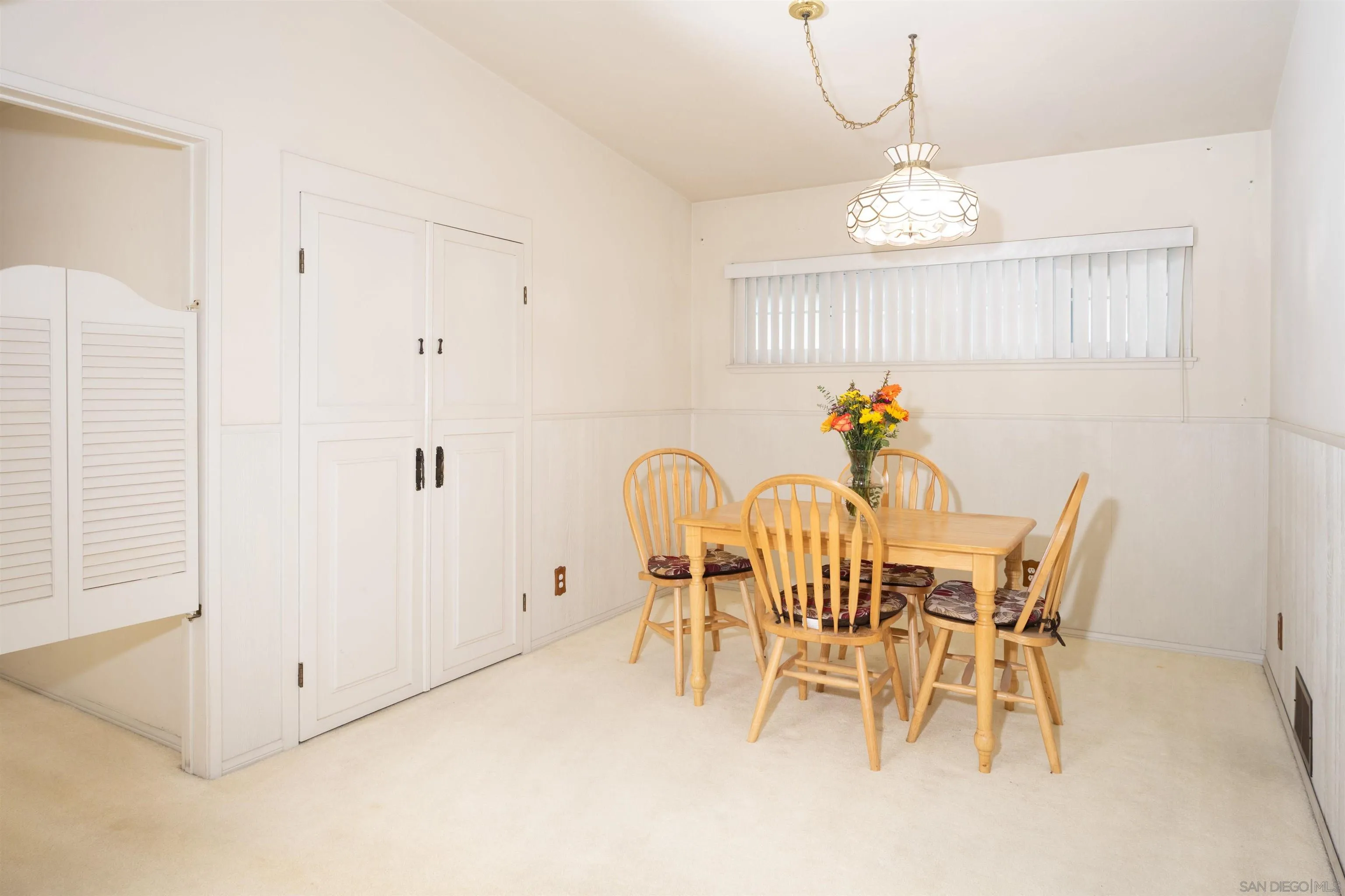 https://cdn.realtyfeed.com/cdn/127/260002244/30ef1f4b4277d667ef49aca9c06efe49.webp