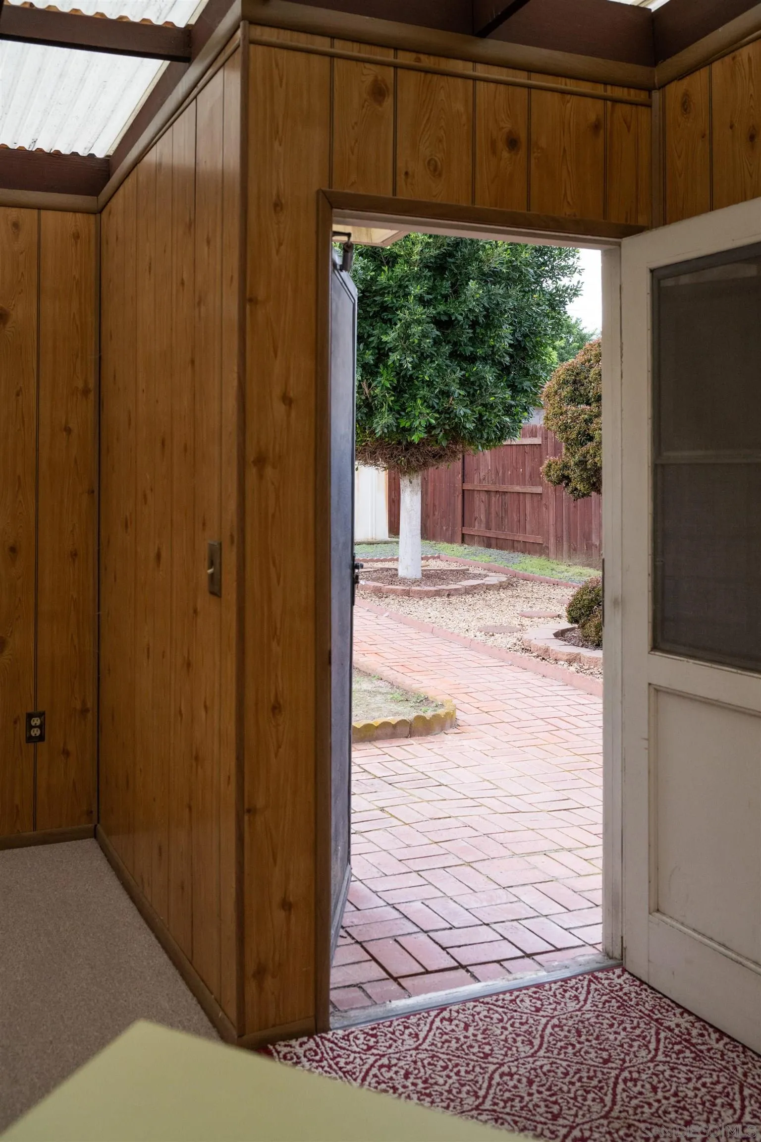 https://cdn.realtyfeed.com/cdn/127/260002244/cc9012839345616c4b73b23f90dc0d68.webp