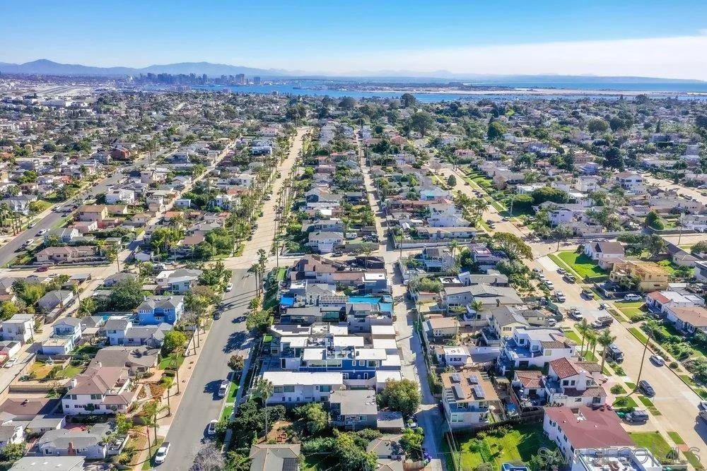 https://cdn.realtyfeed.com/cdn/127/260002246/0fe3c9609eee95934406aab4f909d520.webp
