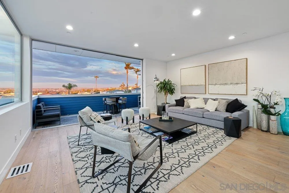 https://cdn.realtyfeed.com/cdn/127/260002246/684c3f77121b7077638c22f4c4158f29.webp