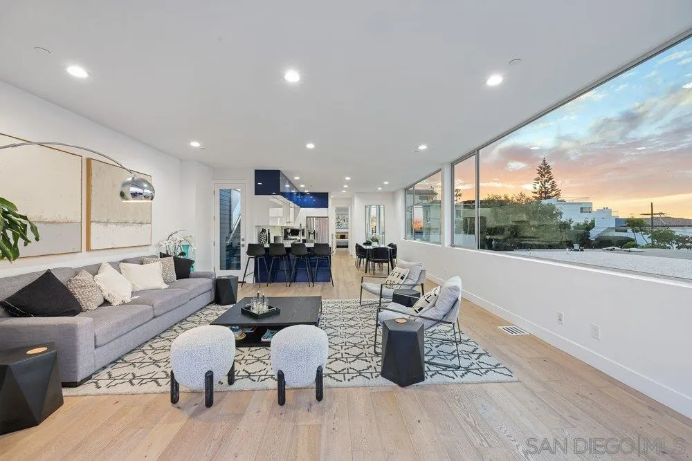 https://cdn.realtyfeed.com/cdn/127/260002246/ad401ba5c9bc49d82fddbbfd6a110aad.webp