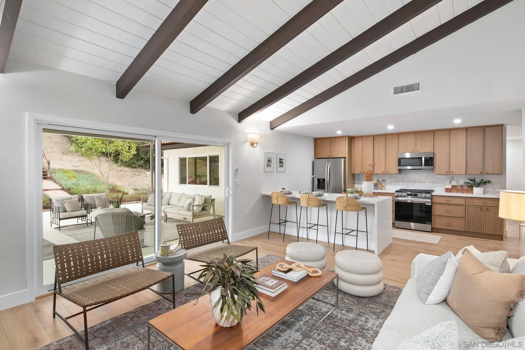 https://cdn.realtyfeed.com/cdn/127/260002247/14c770ed8ab4439f7cb8a7302ea27504.webp