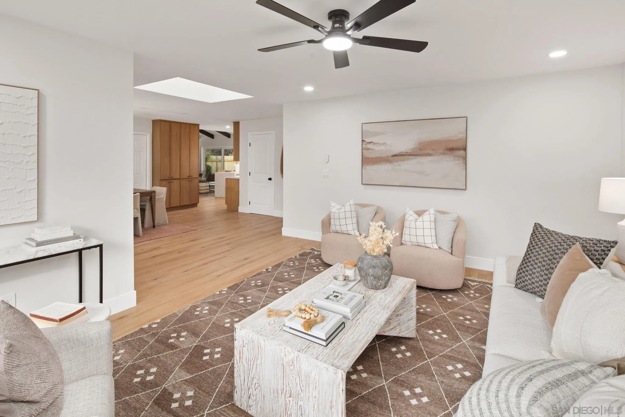 https://cdn.realtyfeed.com/cdn/127/260002247/273ea6159224b2ff4f45f719452ab4ab.webp