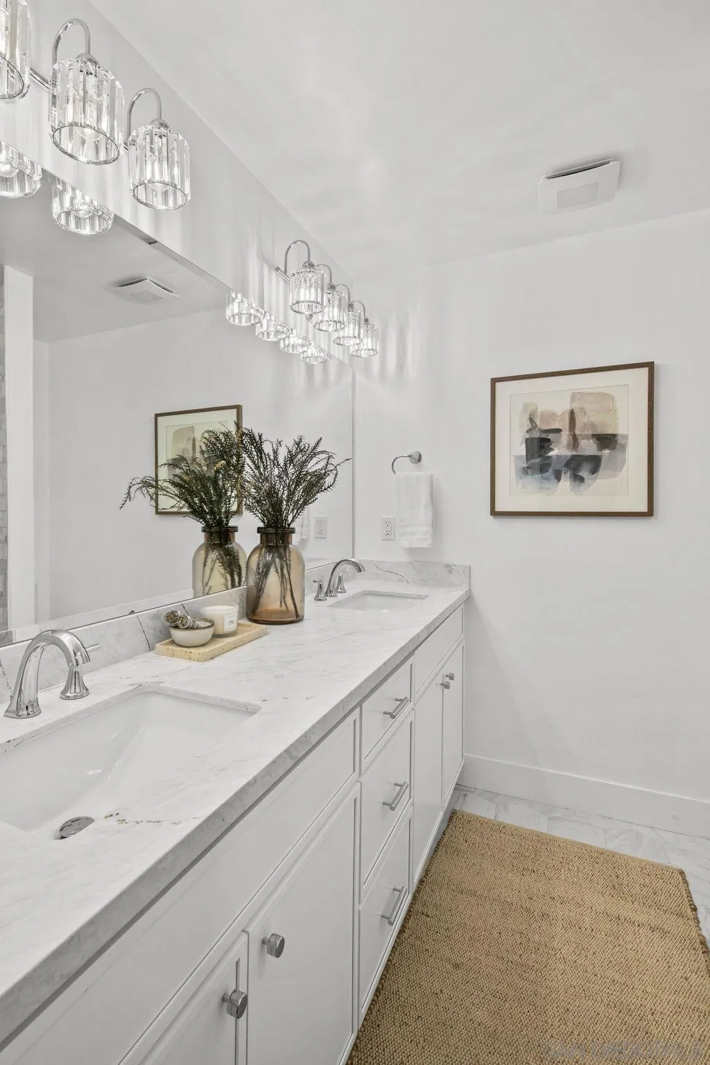 https://cdn.realtyfeed.com/cdn/127/260002247/40d48bf6bf3e7535eff08676baafc6da.webp
