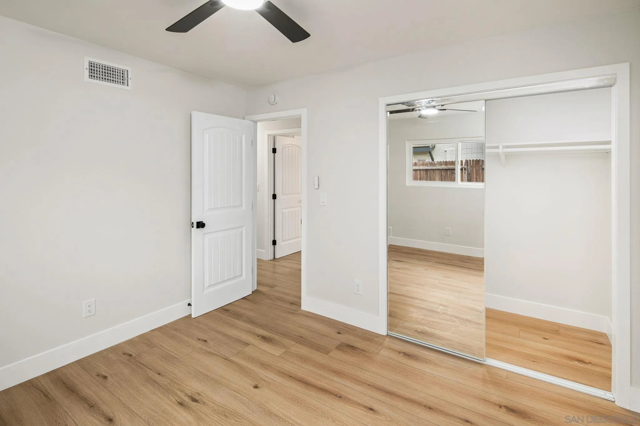 https://cdn.realtyfeed.com/cdn/127/260002247/892b0caa3d28d5da1ec106a72f6bfe44.webp