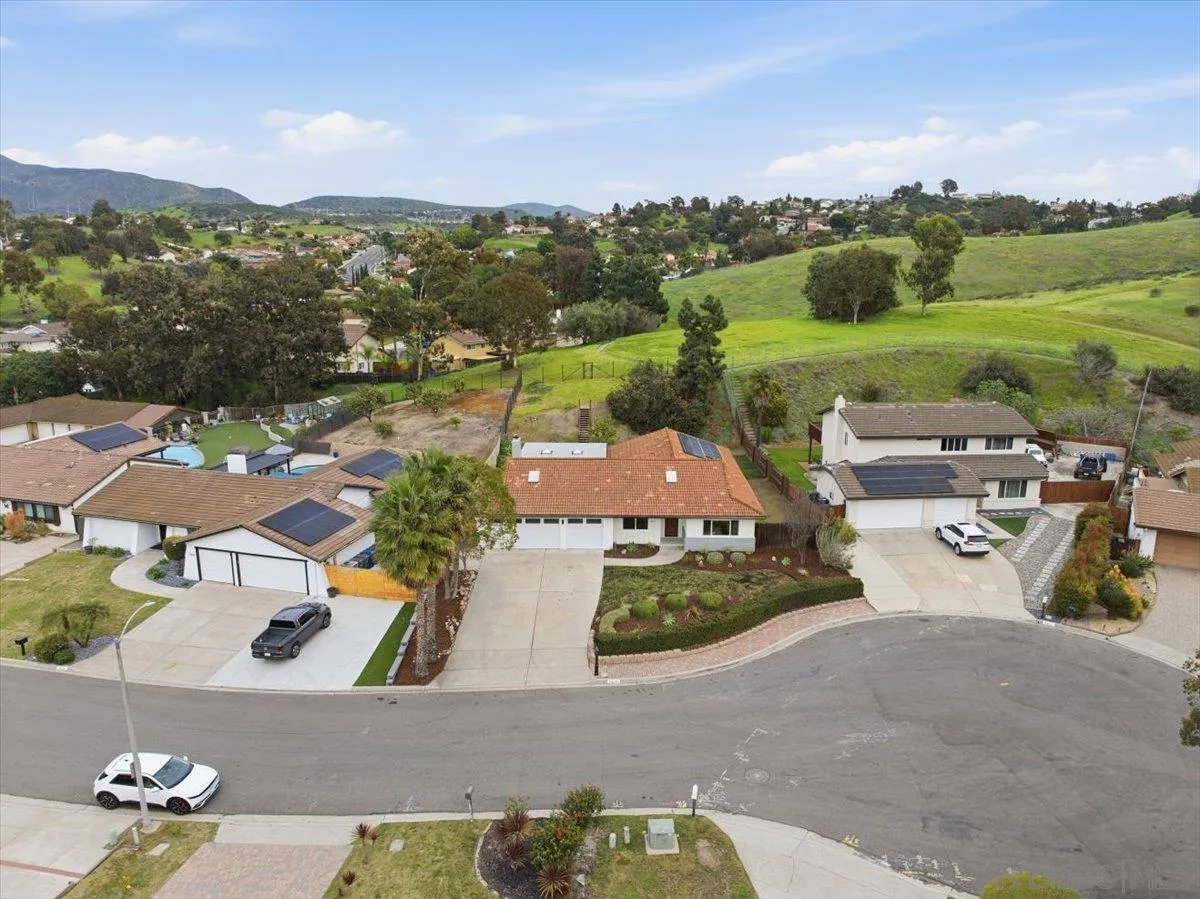 https://cdn.realtyfeed.com/cdn/127/260002247/b9e574ea3d3ab2f4b16ce9a06957d39b.webp