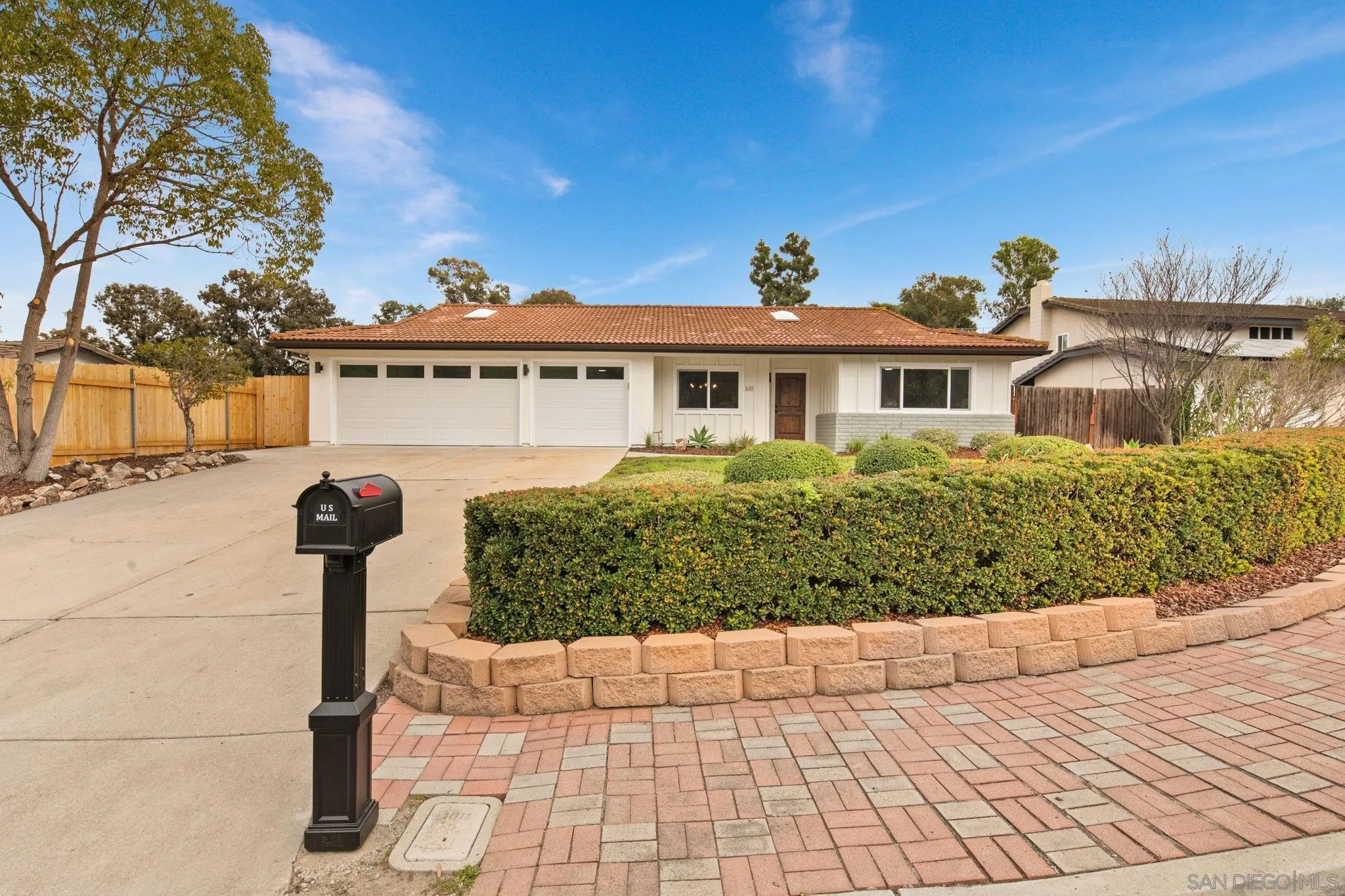 https://cdn.realtyfeed.com/cdn/127/260002247/c0ddf7ff2108fbc0cc6c8345fec14561.webp