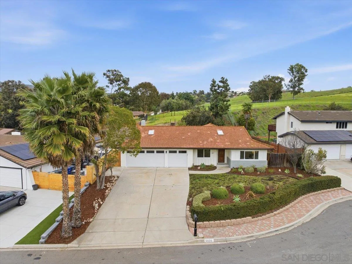 https://cdn.realtyfeed.com/cdn/127/260002247/c683f755fe3eb16d8f1c8d1f34052b6a.webp