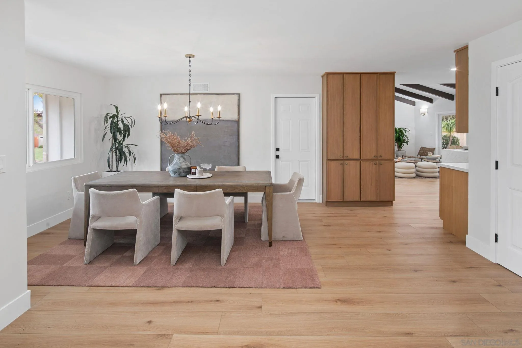 https://cdn.realtyfeed.com/cdn/127/260002247/cfb2e221b10d3cce34d98db5867076df.webp