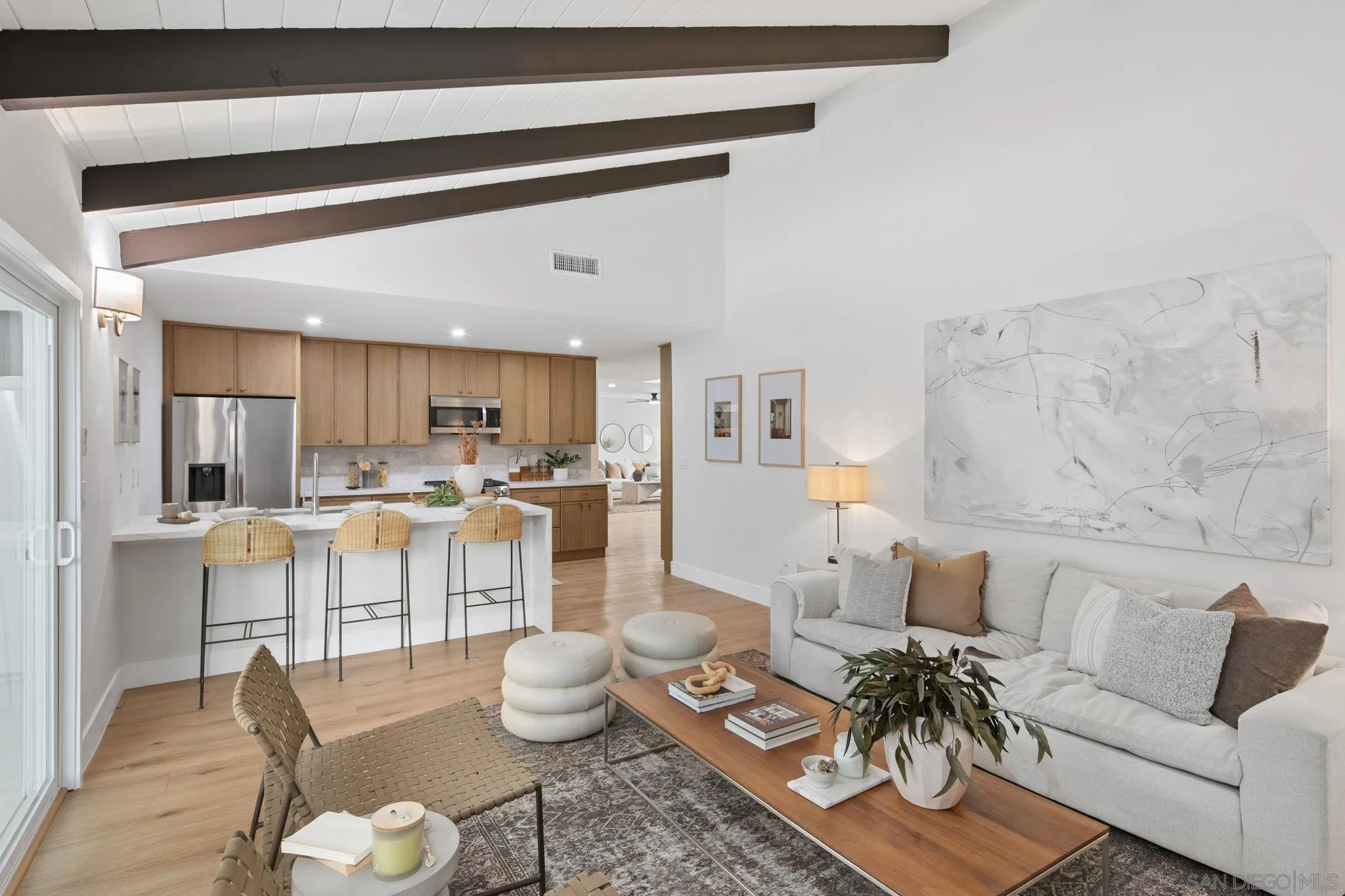 https://cdn.realtyfeed.com/cdn/127/260002247/cfe0cdfd0a2299ef4504c47d5783387c.webp