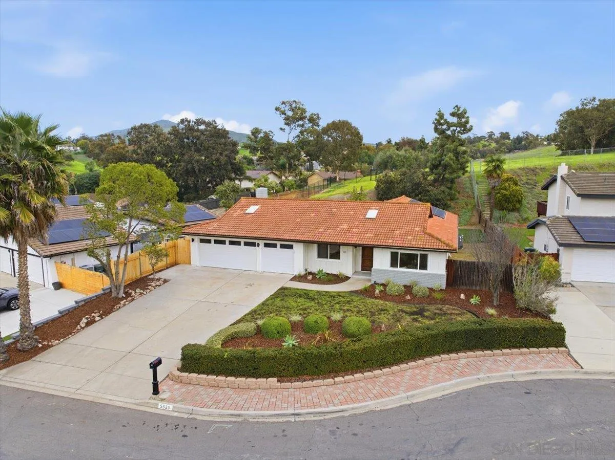 https://cdn.realtyfeed.com/cdn/127/260002247/d93fe7106f6eb65735a24eded1d90b63.webp