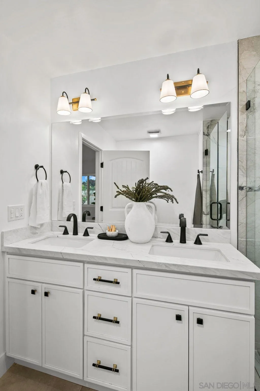 https://cdn.realtyfeed.com/cdn/127/260002247/e6fa128f15fc03b49c0fa5f8ed20e2e5.webp