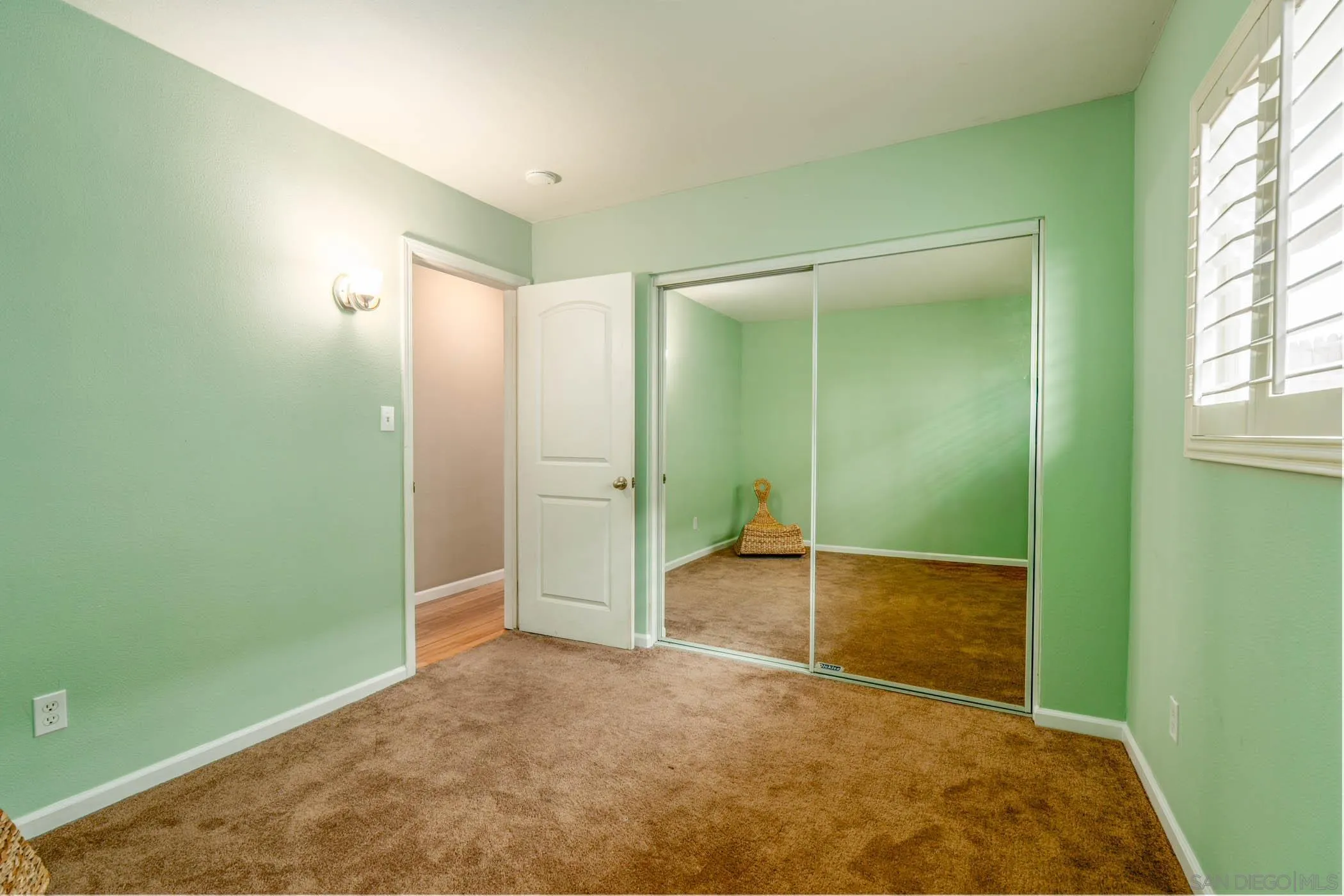 https://cdn.realtyfeed.com/cdn/127/260002251/584a0162f3e0700feb74e499f8552501.webp