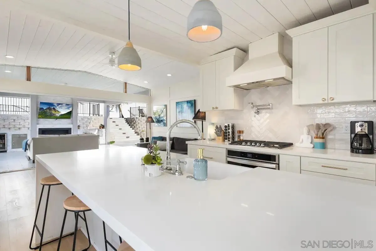 https://cdn.realtyfeed.com/cdn/127/260002257/6861c89a96fbcac1c03dba610de96563.webp