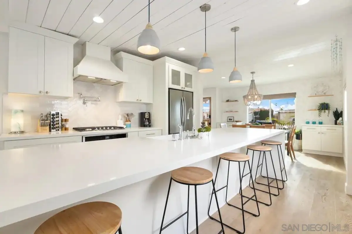 https://cdn.realtyfeed.com/cdn/127/260002257/df6d886cf00e0a1131a1d6808f4293d1.webp
