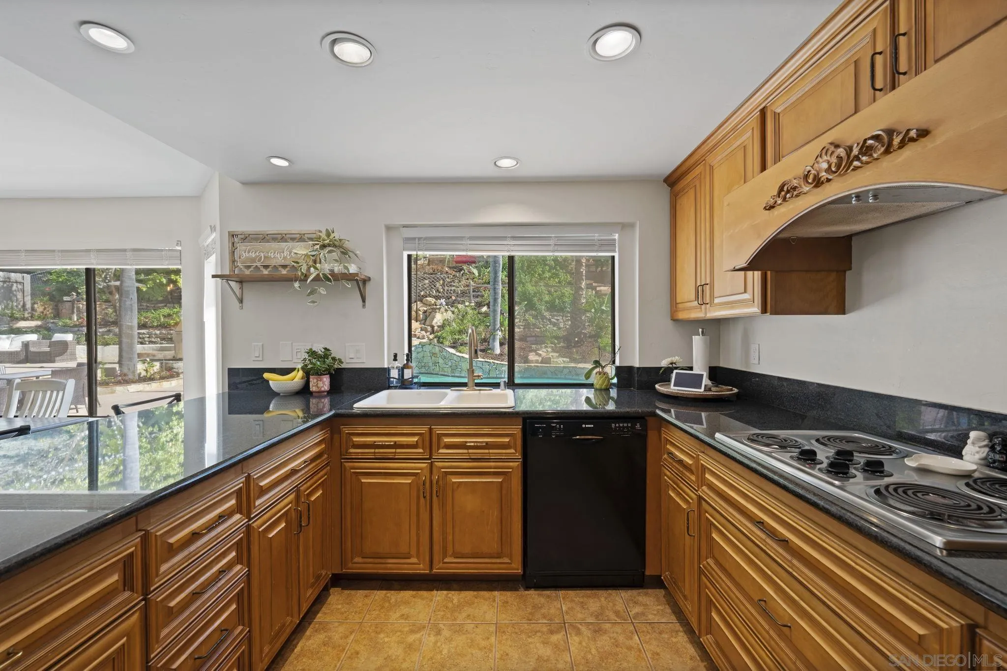 https://cdn.realtyfeed.com/cdn/127/260002260/0b0cf2ba74c40a19524f64c6d4c8876a.webp