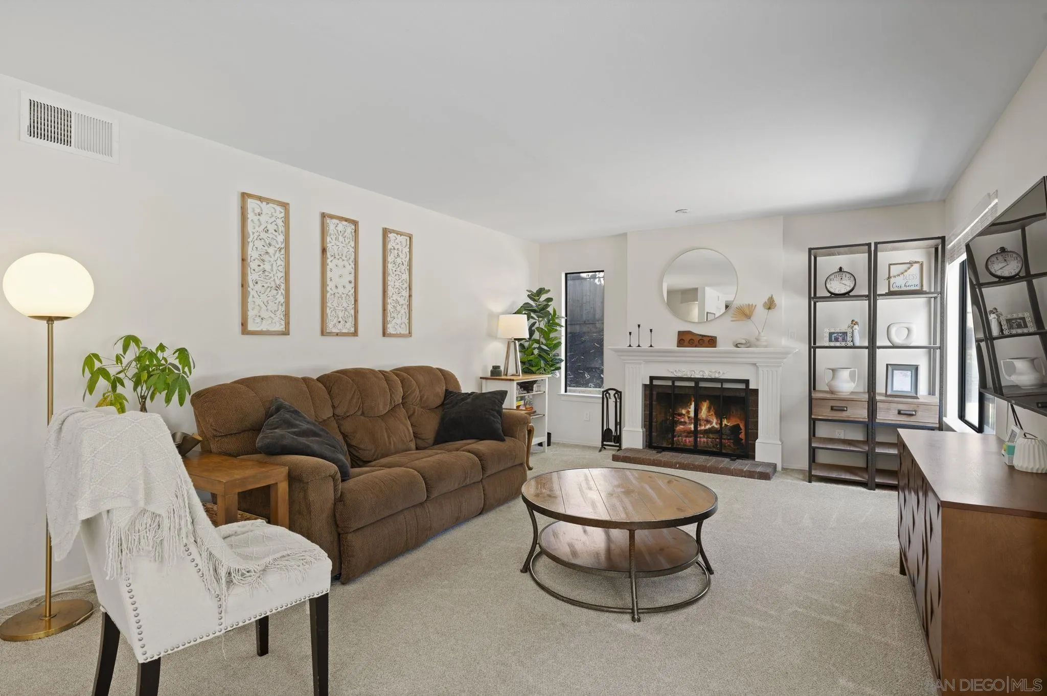 https://cdn.realtyfeed.com/cdn/127/260002260/f3895b780af0592b78c8551ce8e07573.webp