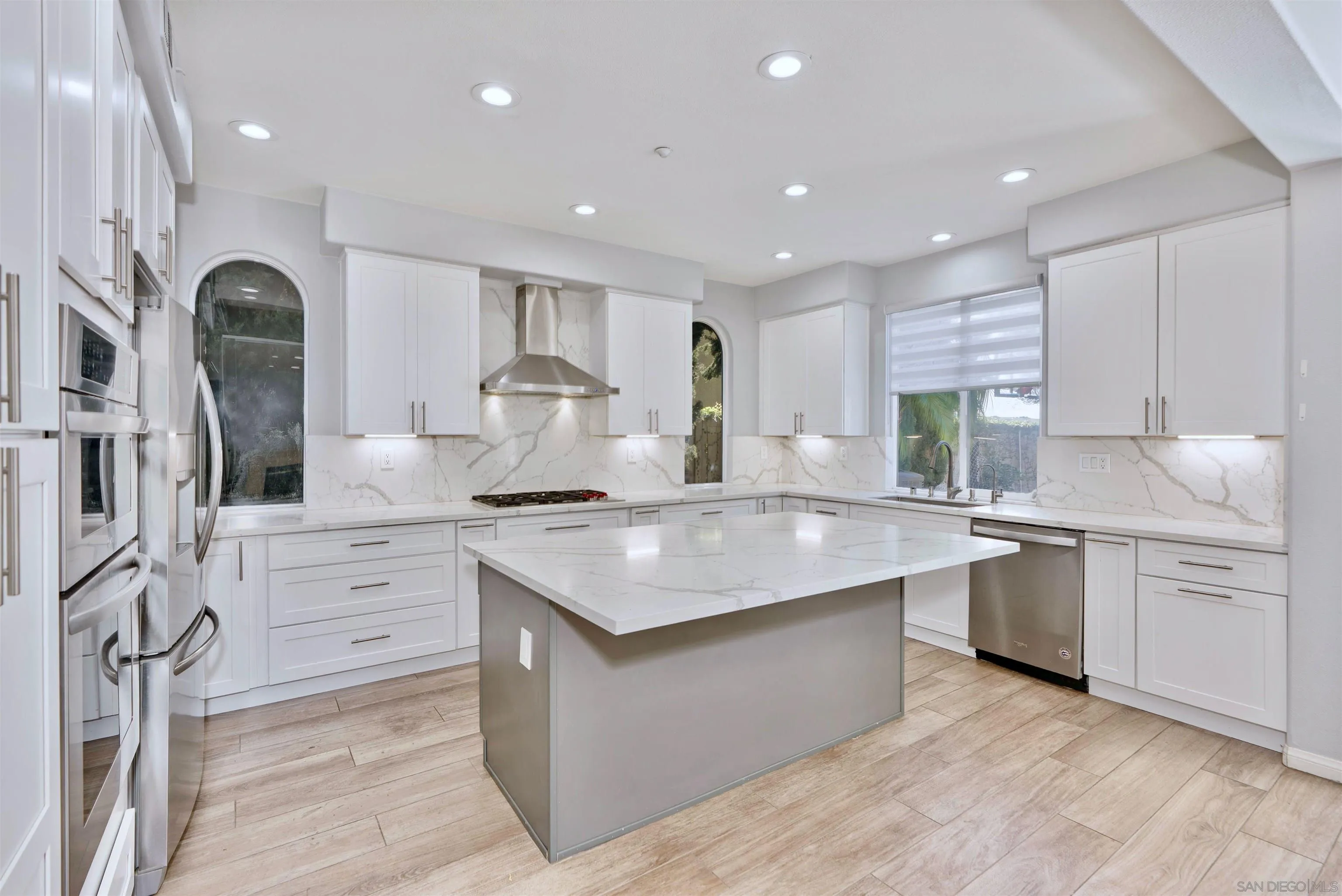 https://cdn.realtyfeed.com/cdn/127/260002264/5bb5a10738244d5f81fd3468424a3a3a.webp