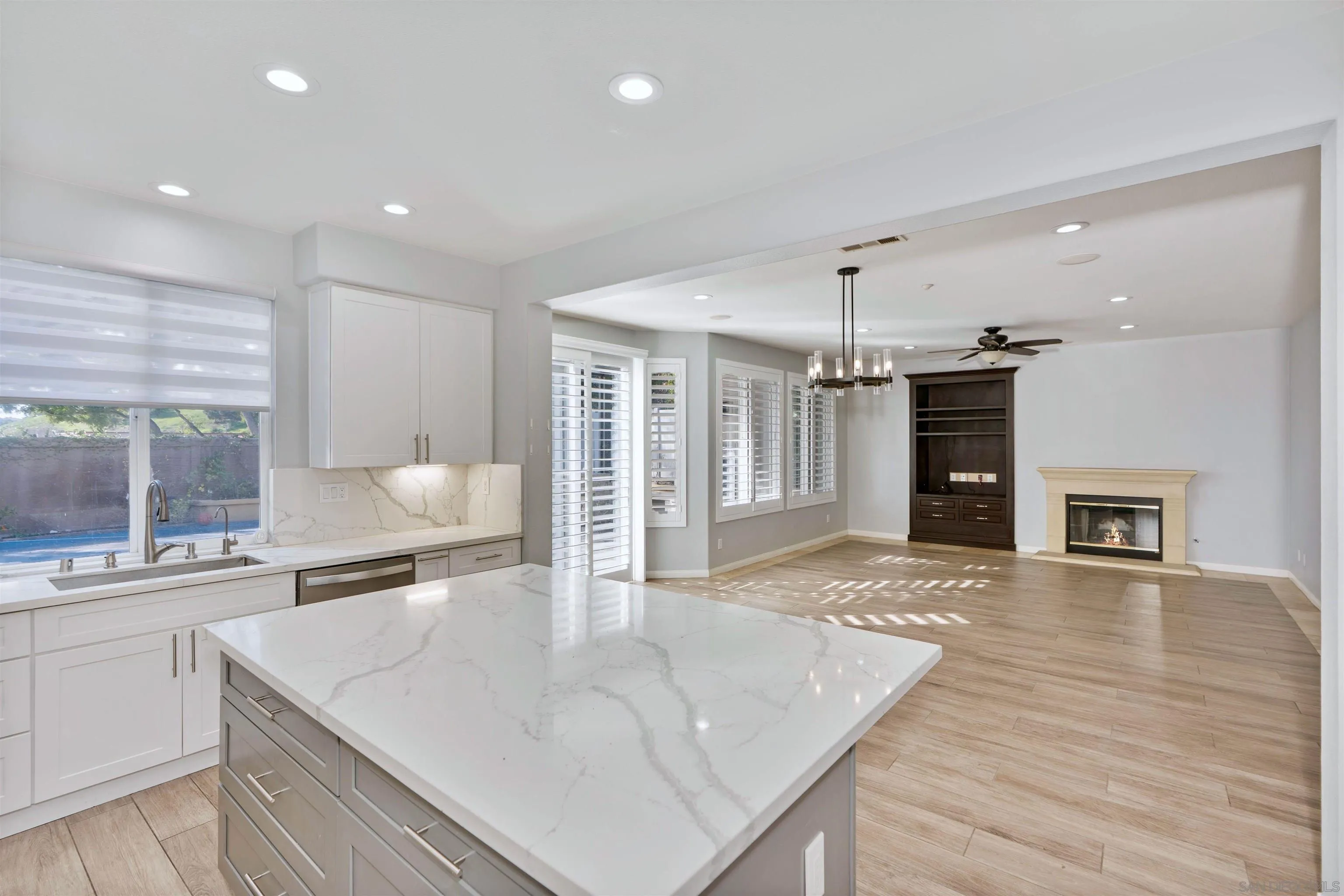 https://cdn.realtyfeed.com/cdn/127/260002264/6450fb31797a4998fb25c0ad86cb537c.webp