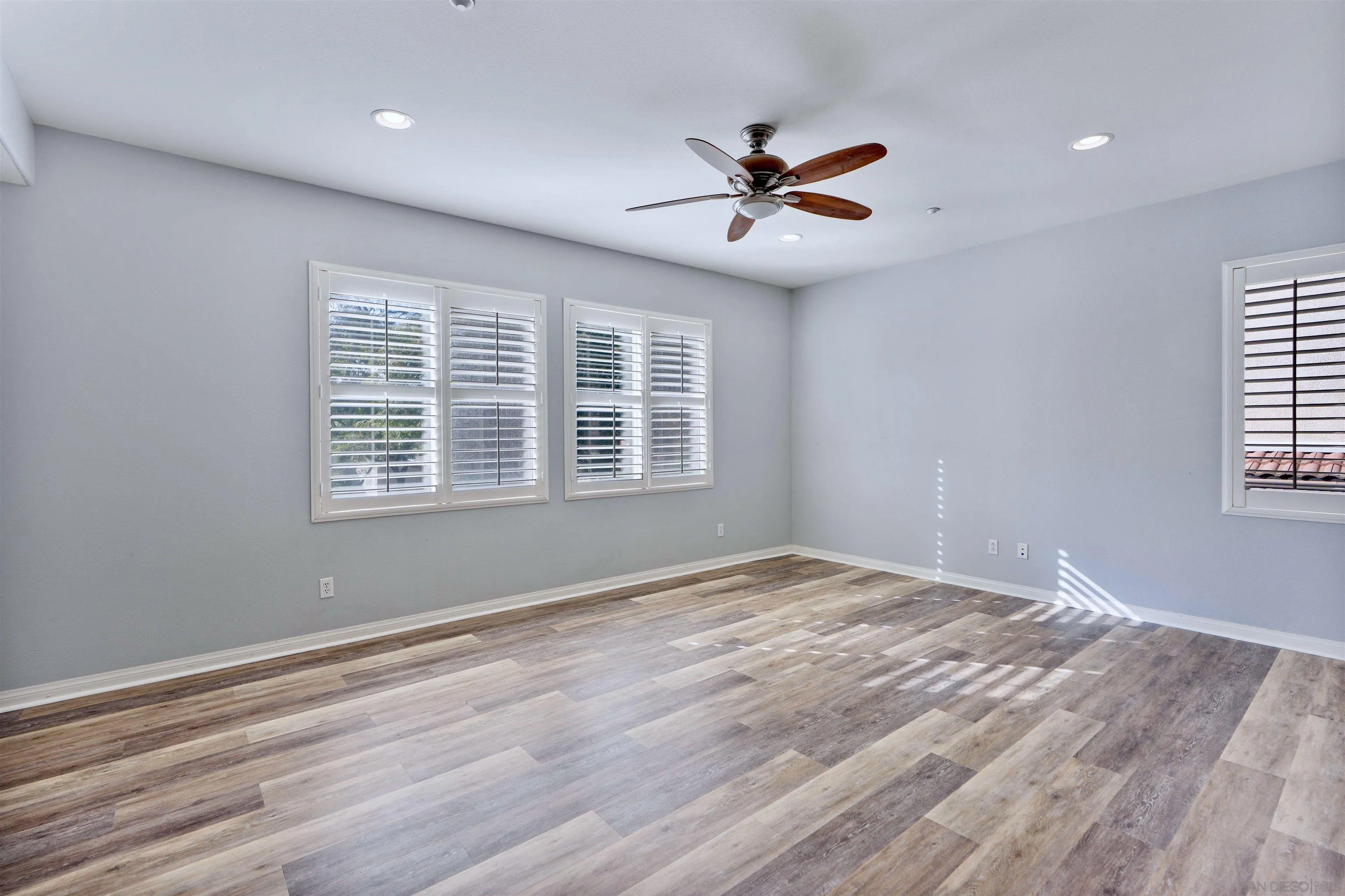 https://cdn.realtyfeed.com/cdn/127/260002264/a813547f3c2e57125085ec30e179503a.webp