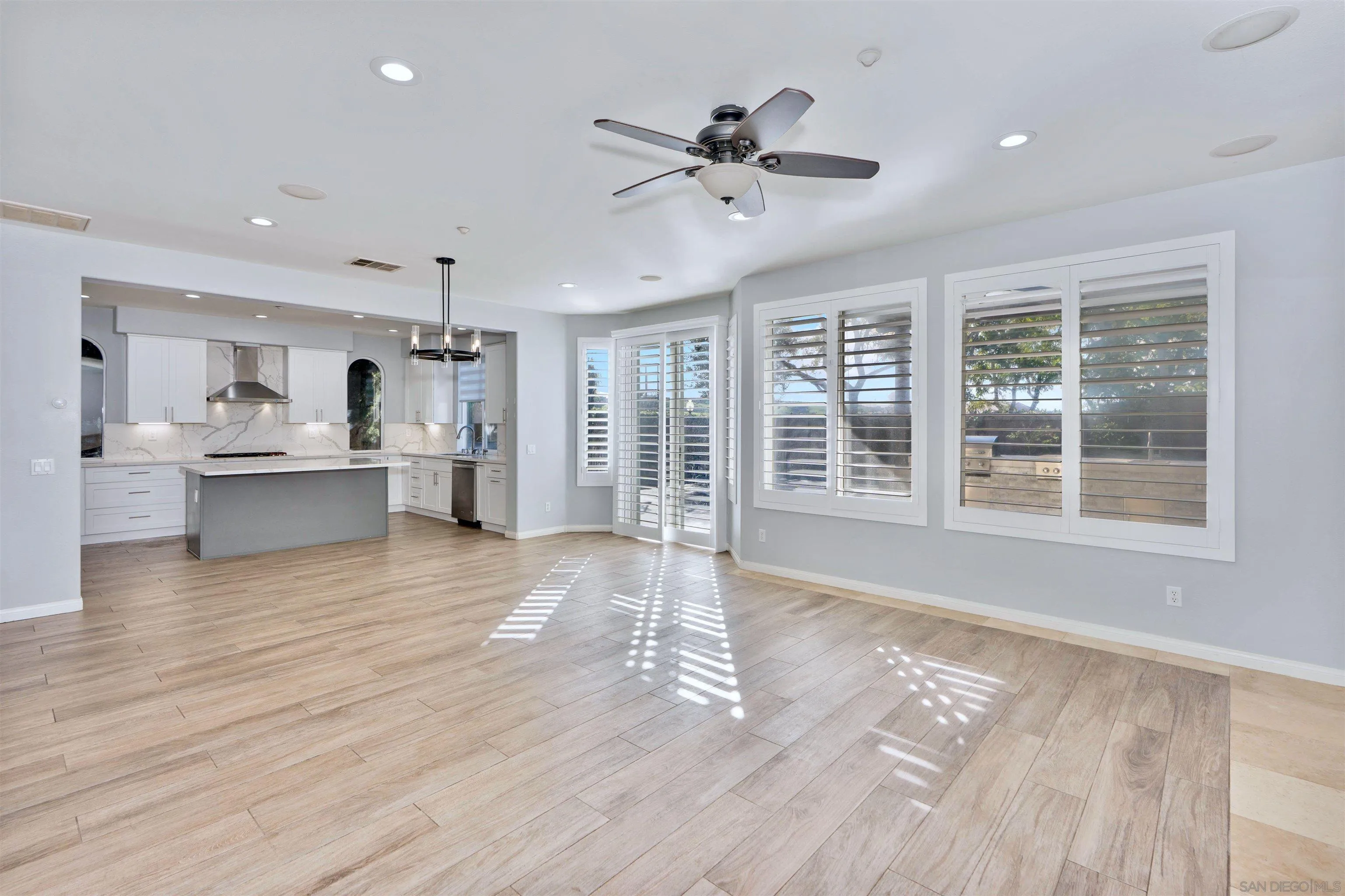 https://cdn.realtyfeed.com/cdn/127/260002264/c75e8b54c3de0fd8c27b4bda7bb7aaf4.webp