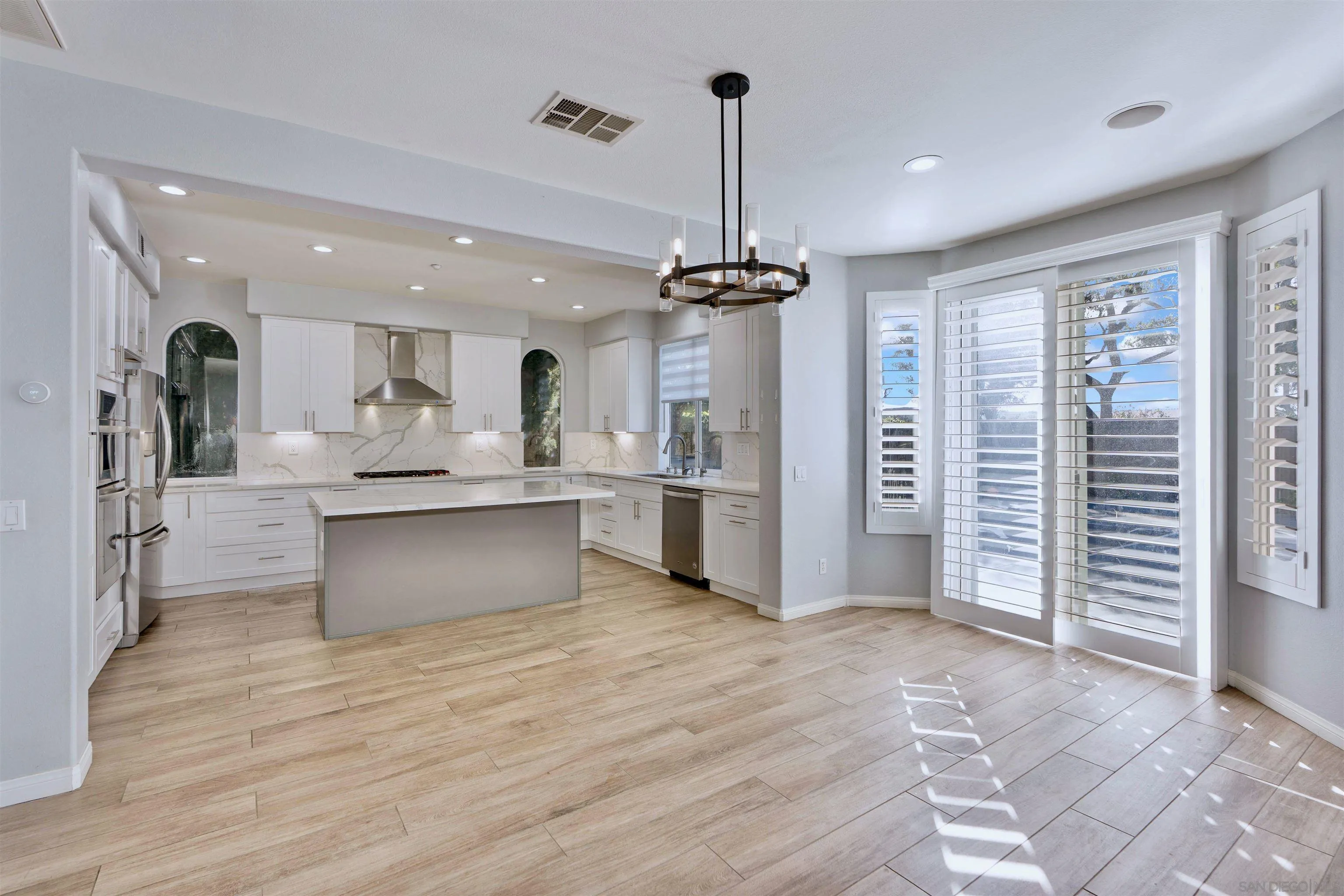 https://cdn.realtyfeed.com/cdn/127/260002264/ce92ef41f53b3887d876021c26e8cb97.webp