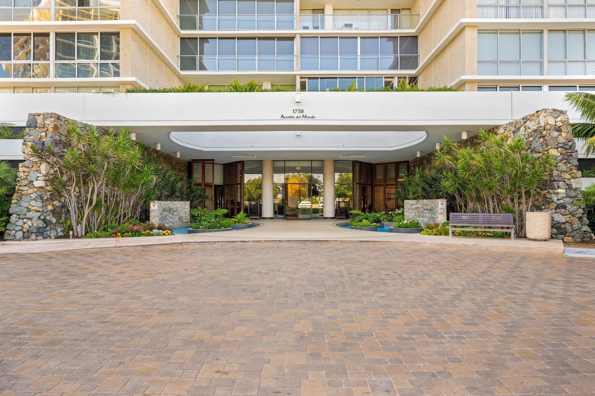 https://cdn.realtyfeed.com/cdn/127/260002265/d8646a8ae4113d6f476b7981d0e8ca24.webp