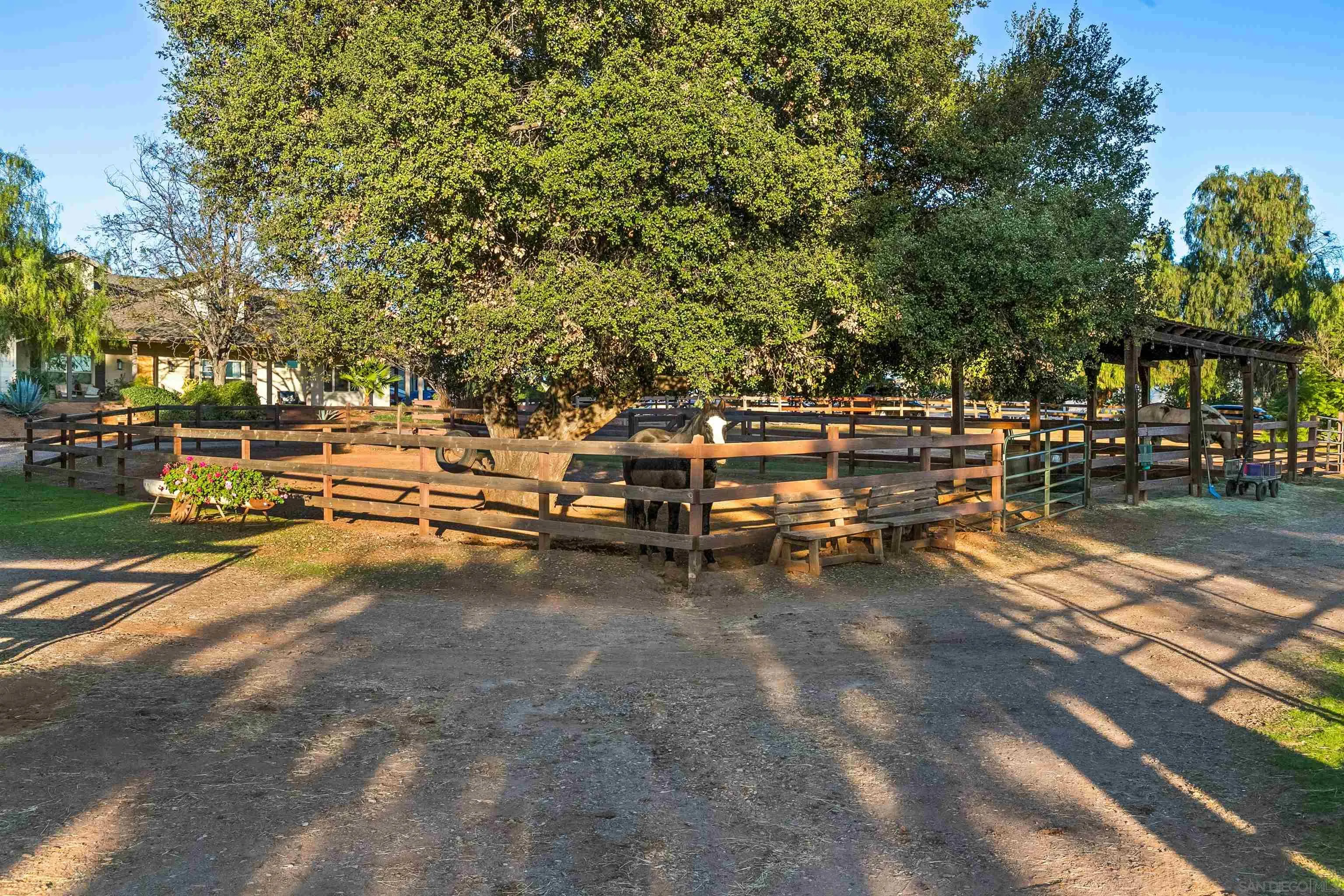 https://cdn.realtyfeed.com/cdn/127/260002269/57cdc7b3191aa72cadc31e012a25b67b.webp