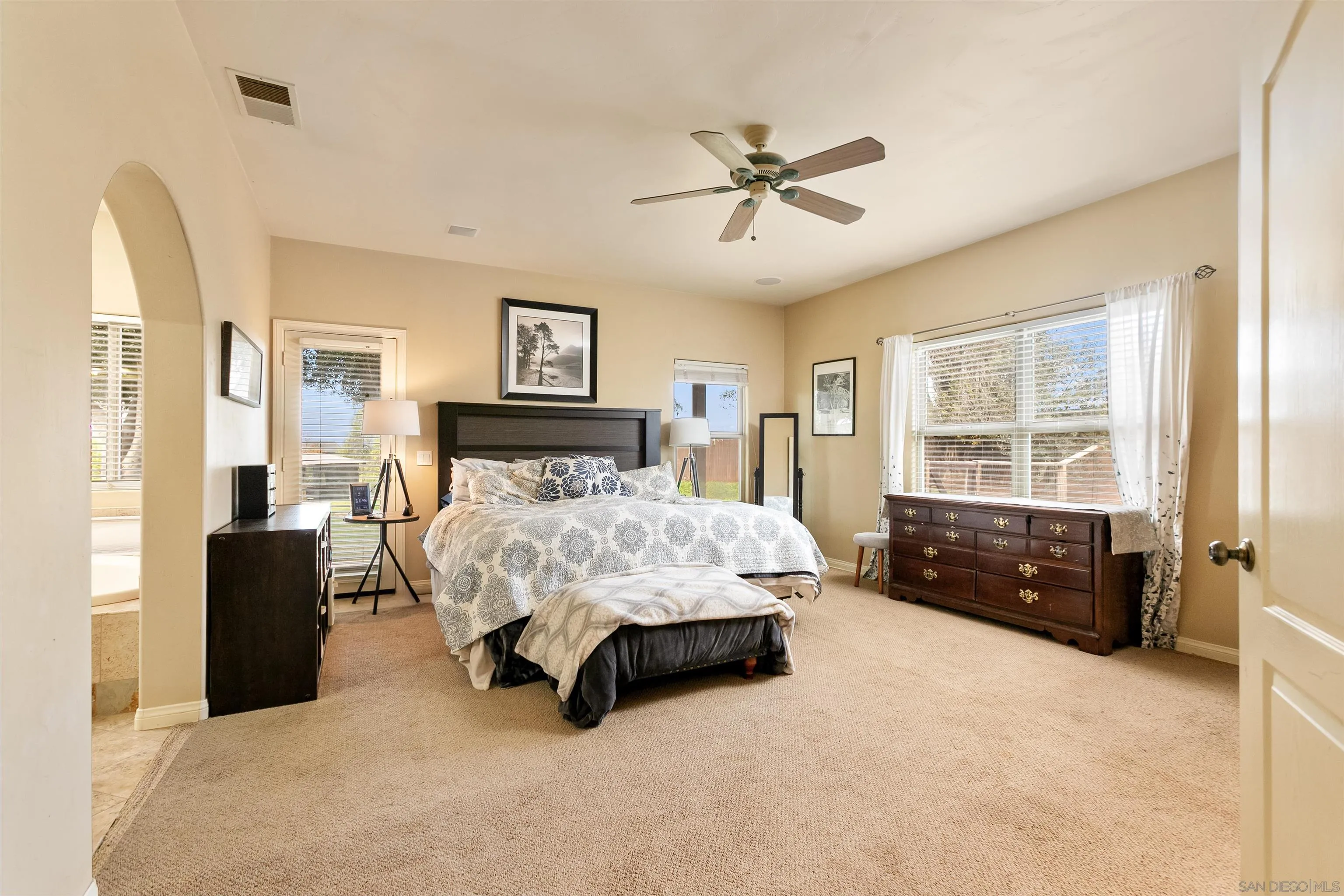 https://cdn.realtyfeed.com/cdn/127/260002269/e491821f0fc2bea04d5592ba9127ab00.webp