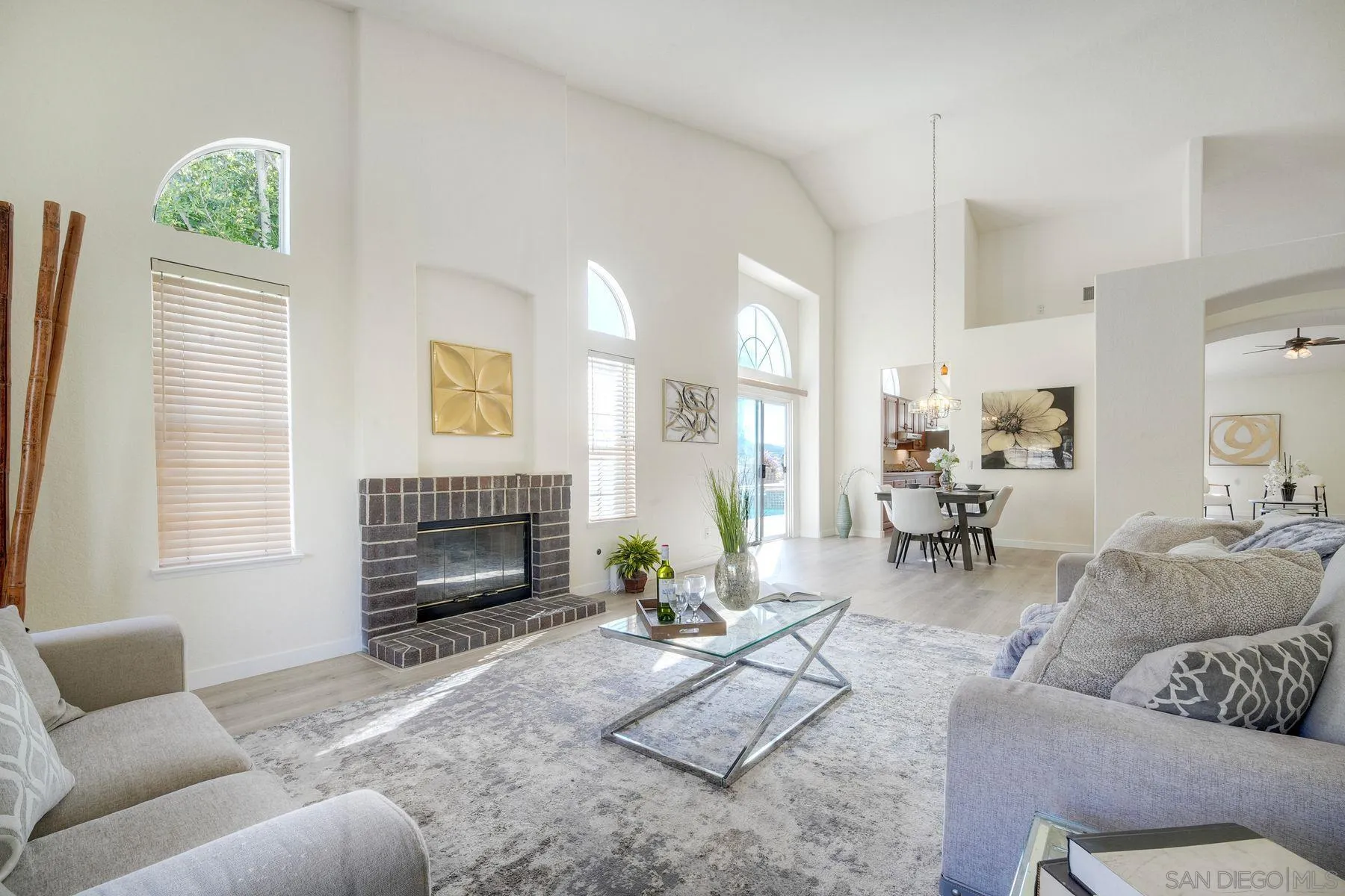 https://cdn.realtyfeed.com/cdn/127/260002271/8ad3e3de605a7d64086a3871add1e666.webp