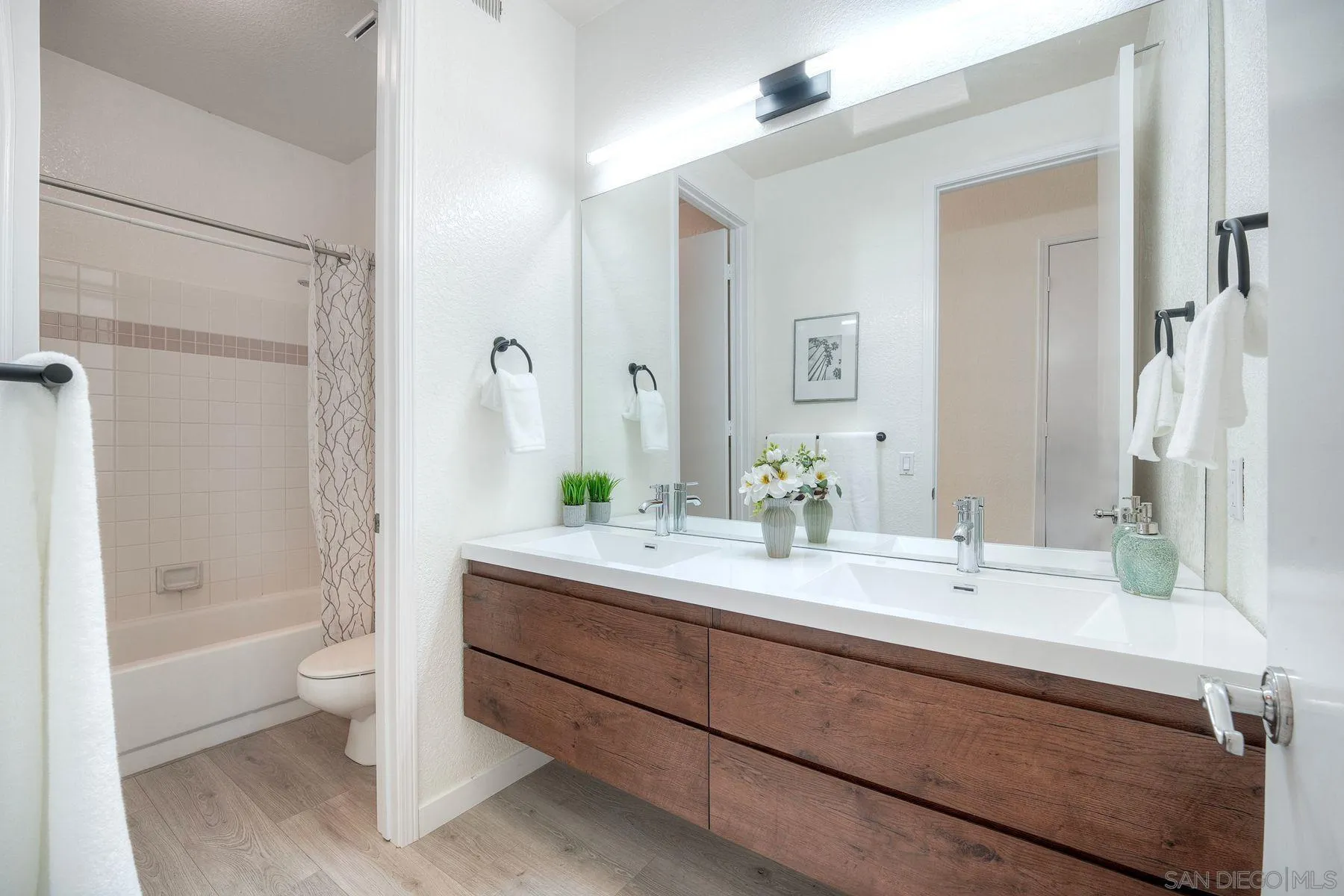 https://cdn.realtyfeed.com/cdn/127/260002271/c05932475be762deef420057bfb43b20.webp