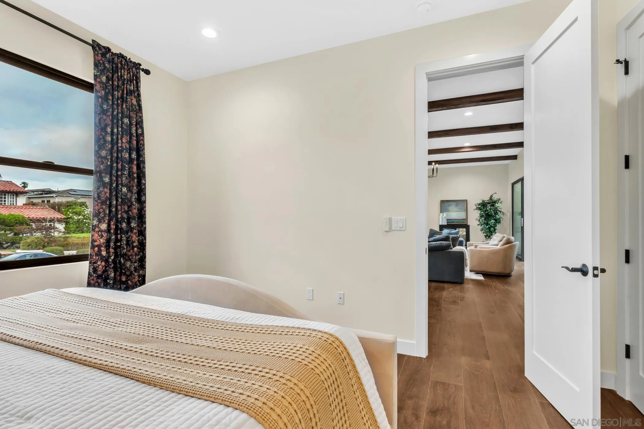 https://cdn.realtyfeed.com/cdn/127/260002276/1755ddfa25e53f756dd0b8c6e3683ae3.webp