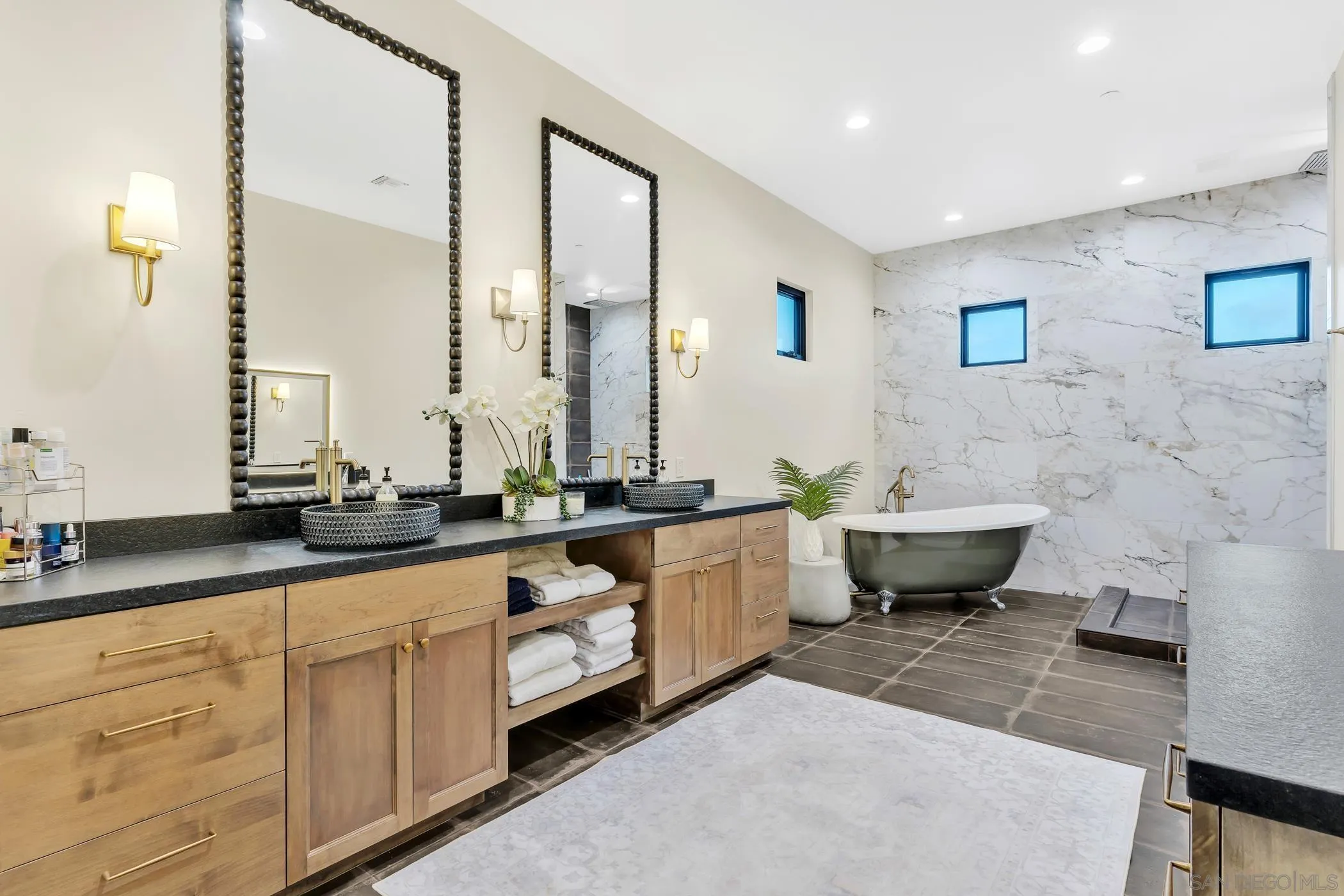 https://cdn.realtyfeed.com/cdn/127/260002276/7ff7b642780a26842b61970c6b0aa850.webp