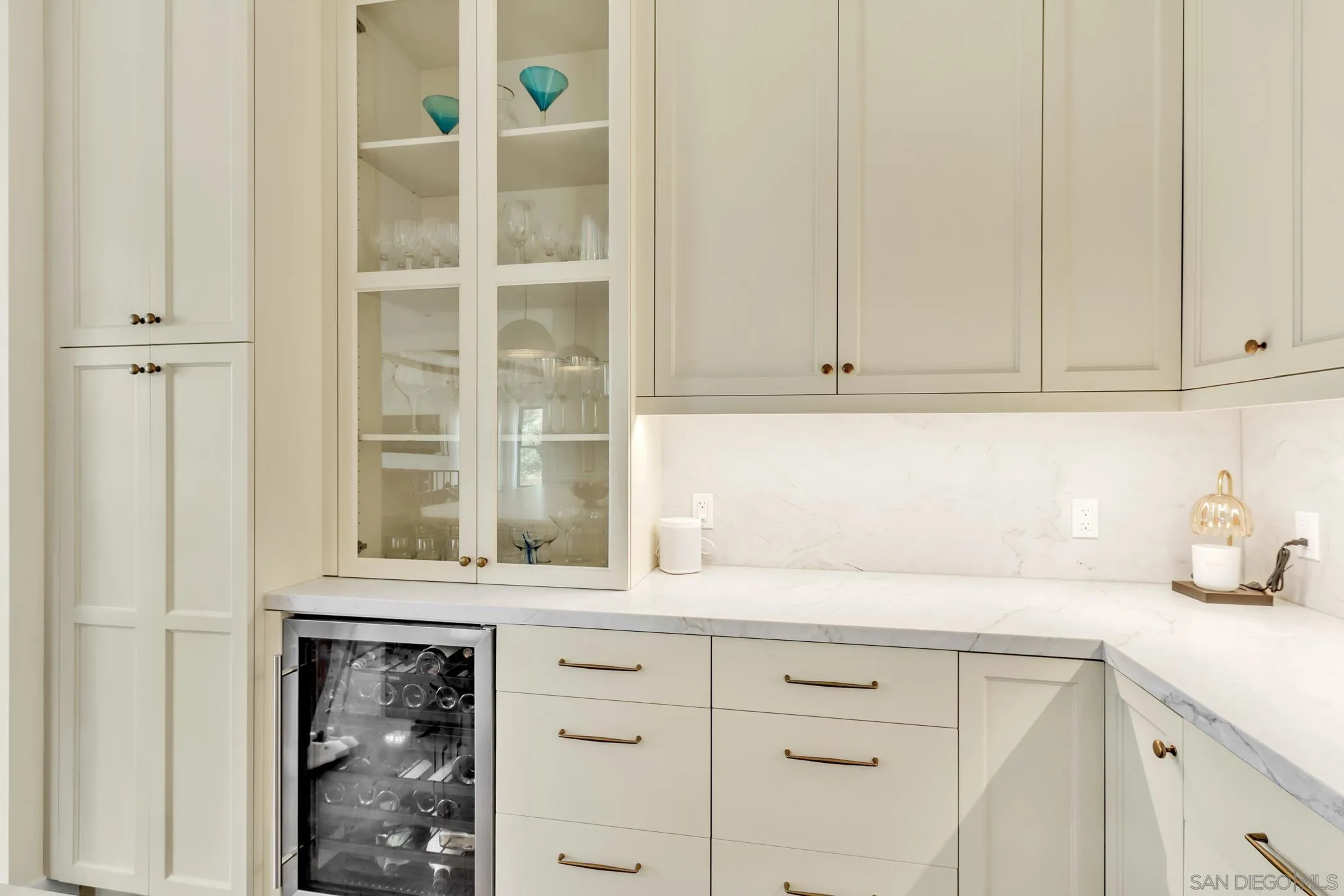 https://cdn.realtyfeed.com/cdn/127/260002276/91573c4b5767c78f9f82380f852ad4eb.webp