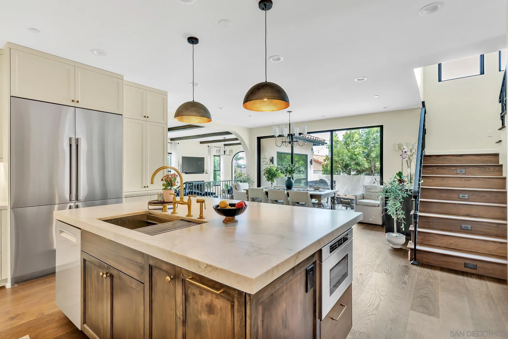 https://cdn.realtyfeed.com/cdn/127/260002276/941af27fa8e54f8f71b86dd156747fc7.webp