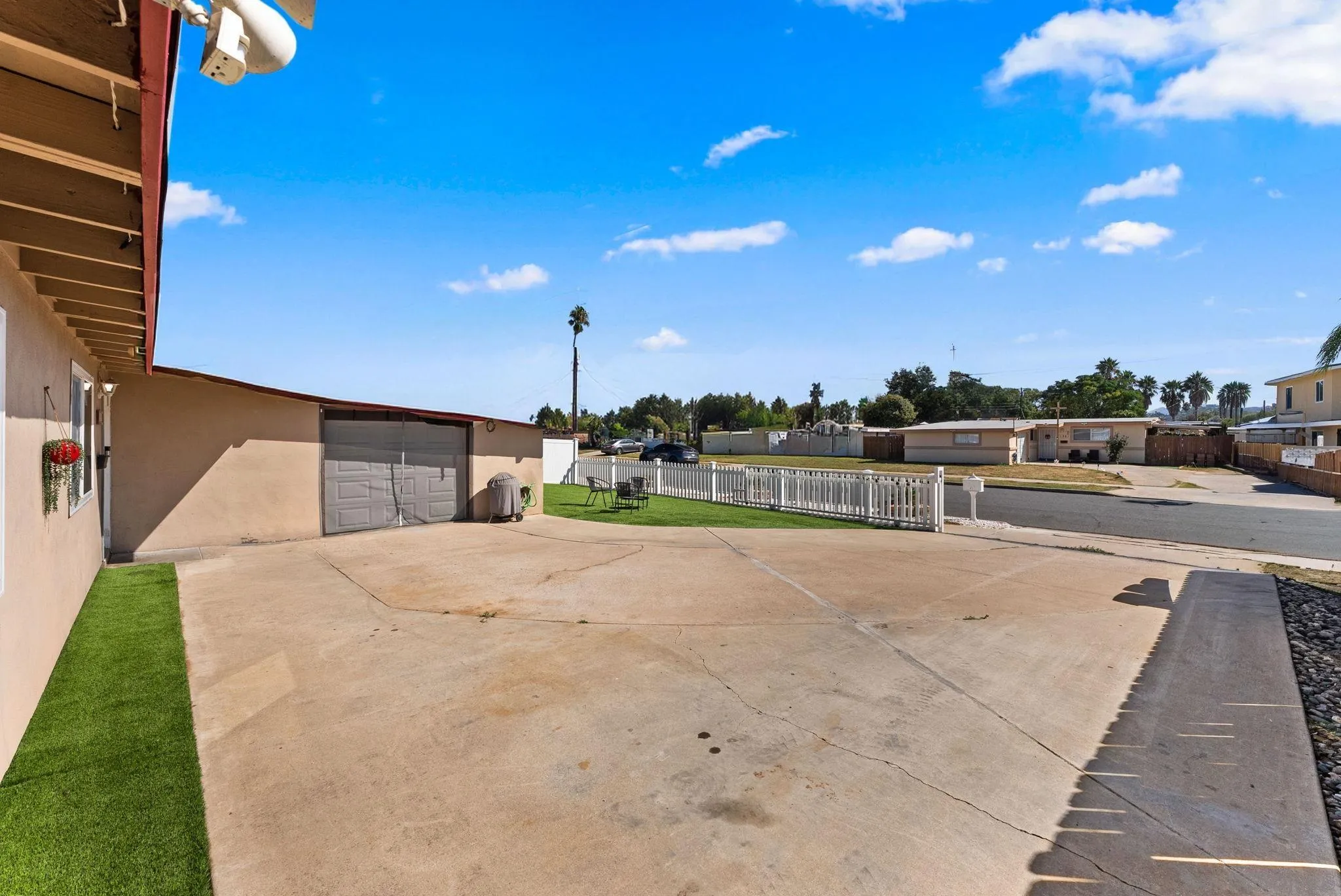 https://cdn.realtyfeed.com/cdn/127/260002279/1888b17e0f4ae954b138d8dcb0fa9a22.webp