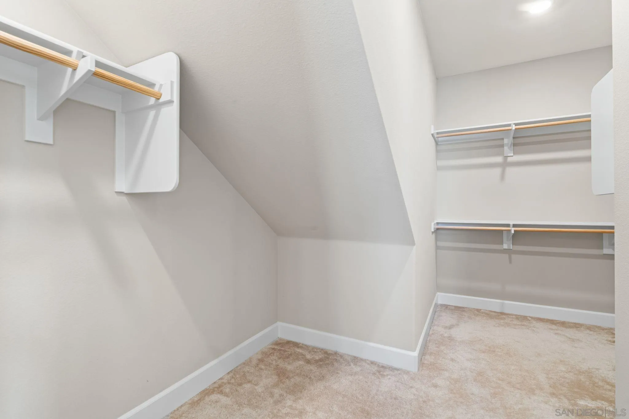 https://cdn.realtyfeed.com/cdn/127/260002283/05d58d850c4fd79451d9c9f4570c8714.webp