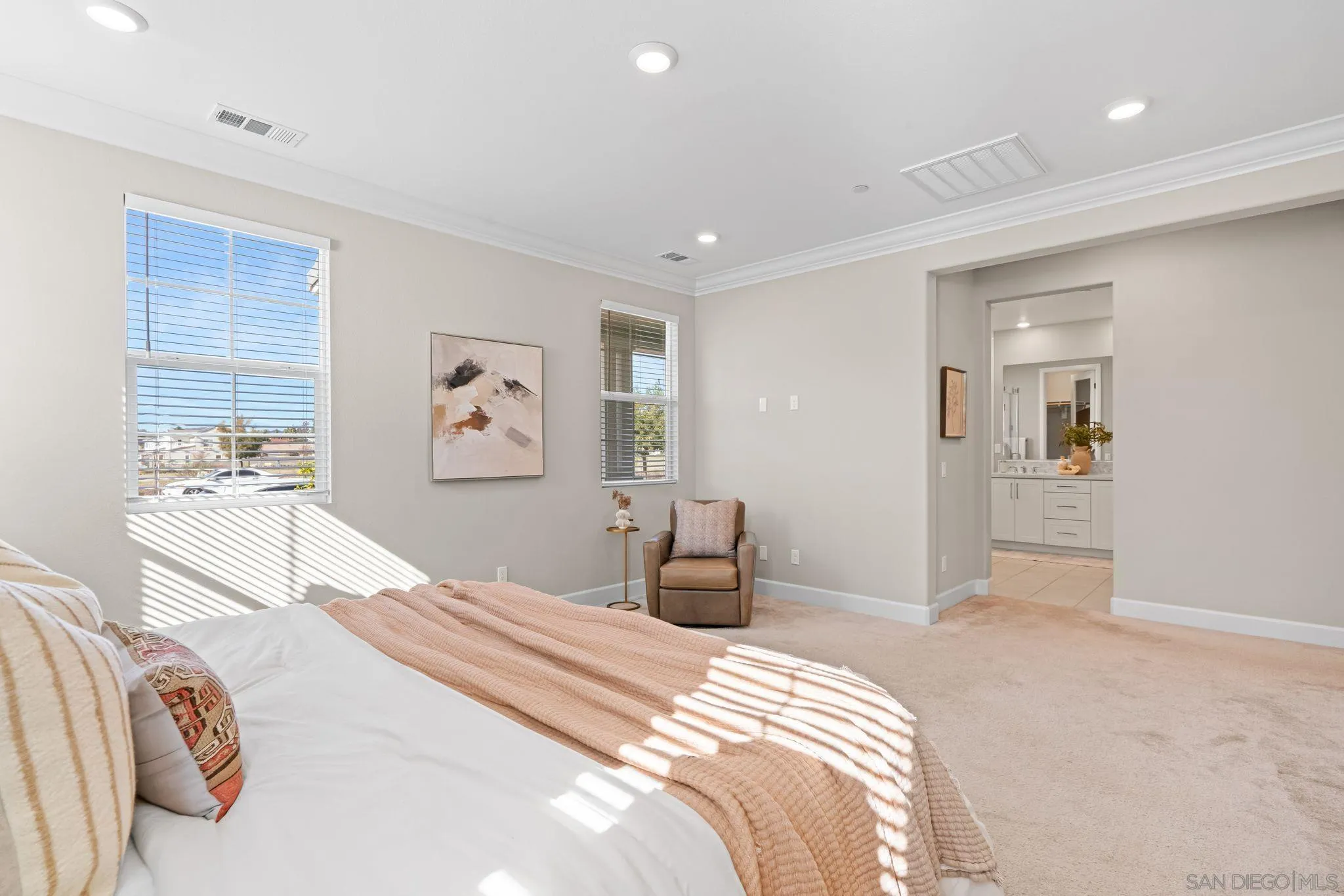 https://cdn.realtyfeed.com/cdn/127/260002283/32dc00189a8c7911a748672c7d9bca7a.webp