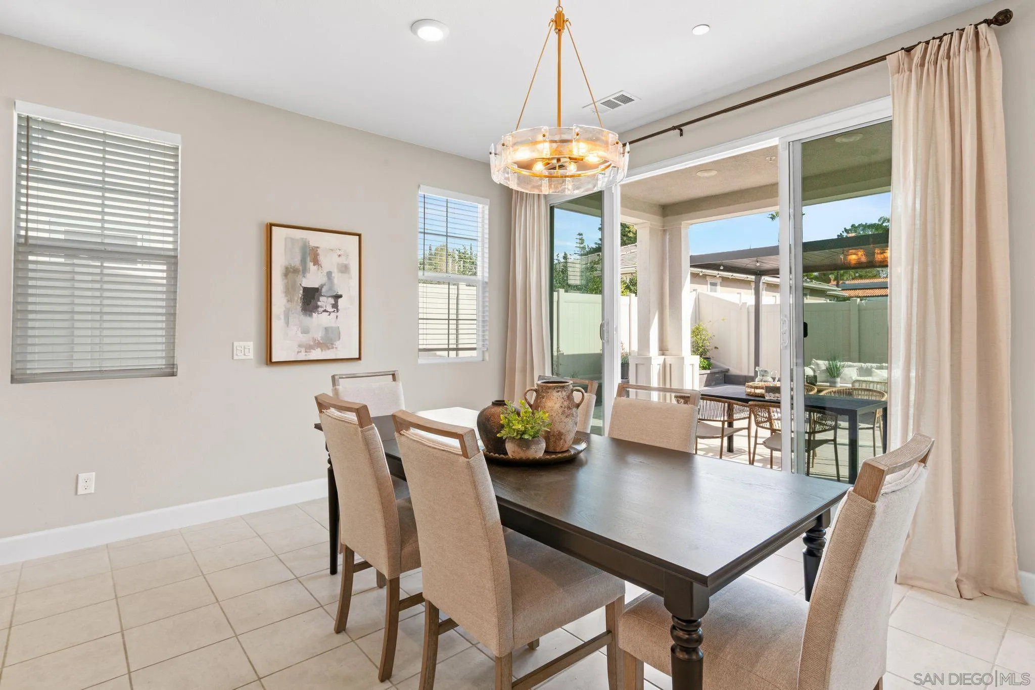 https://cdn.realtyfeed.com/cdn/127/260002283/50c46415967989cfff708703cd7a7e64.webp