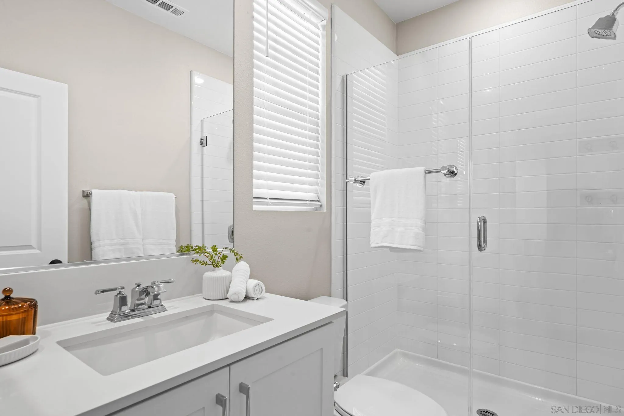 https://cdn.realtyfeed.com/cdn/127/260002283/963842c9f786d6d18bf19592a6effab0.webp