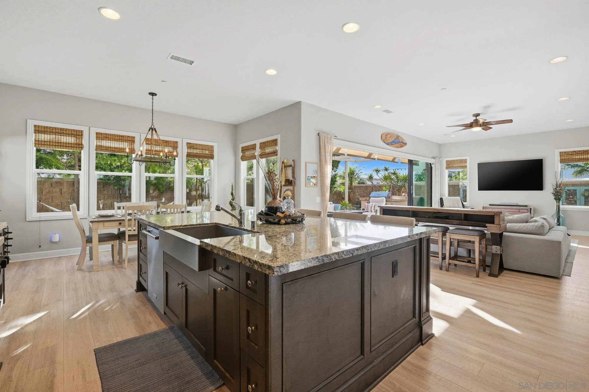 https://cdn.realtyfeed.com/cdn/127/260002288/2557072b170a68944748af1ba7358273.webp