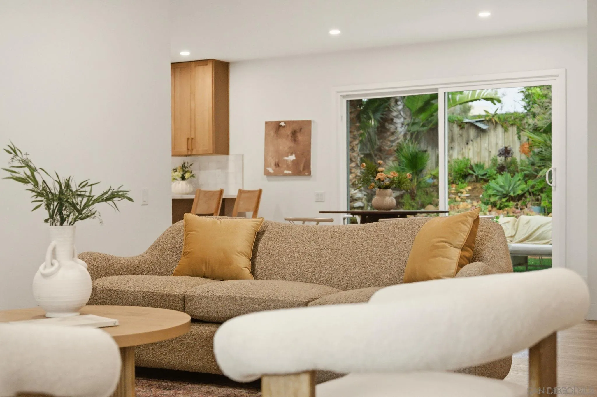 https://cdn.realtyfeed.com/cdn/127/260002289/8a505c2a2538fdaf6f77ccd1a36217e6.webp